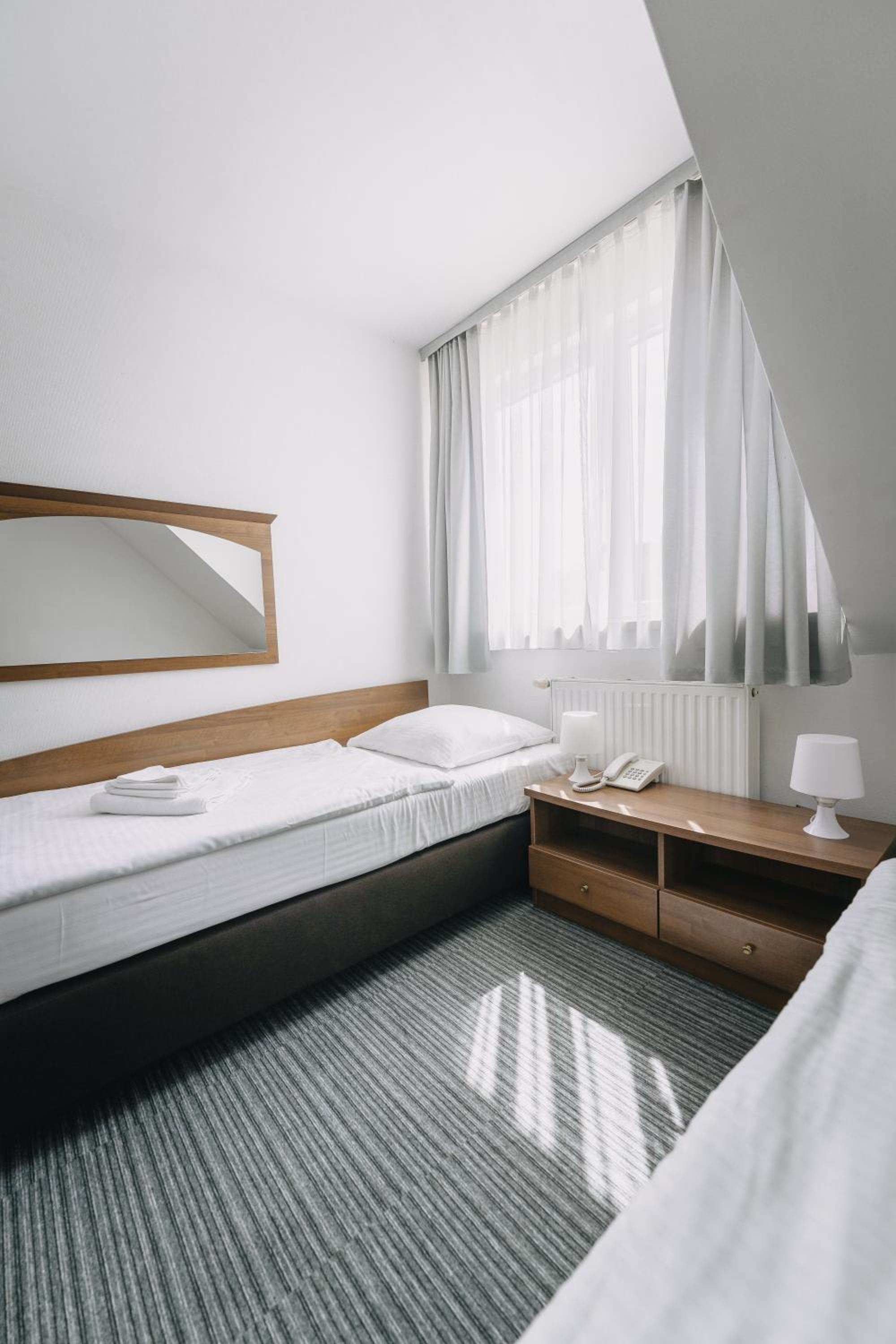 Double Room - Photo 2
