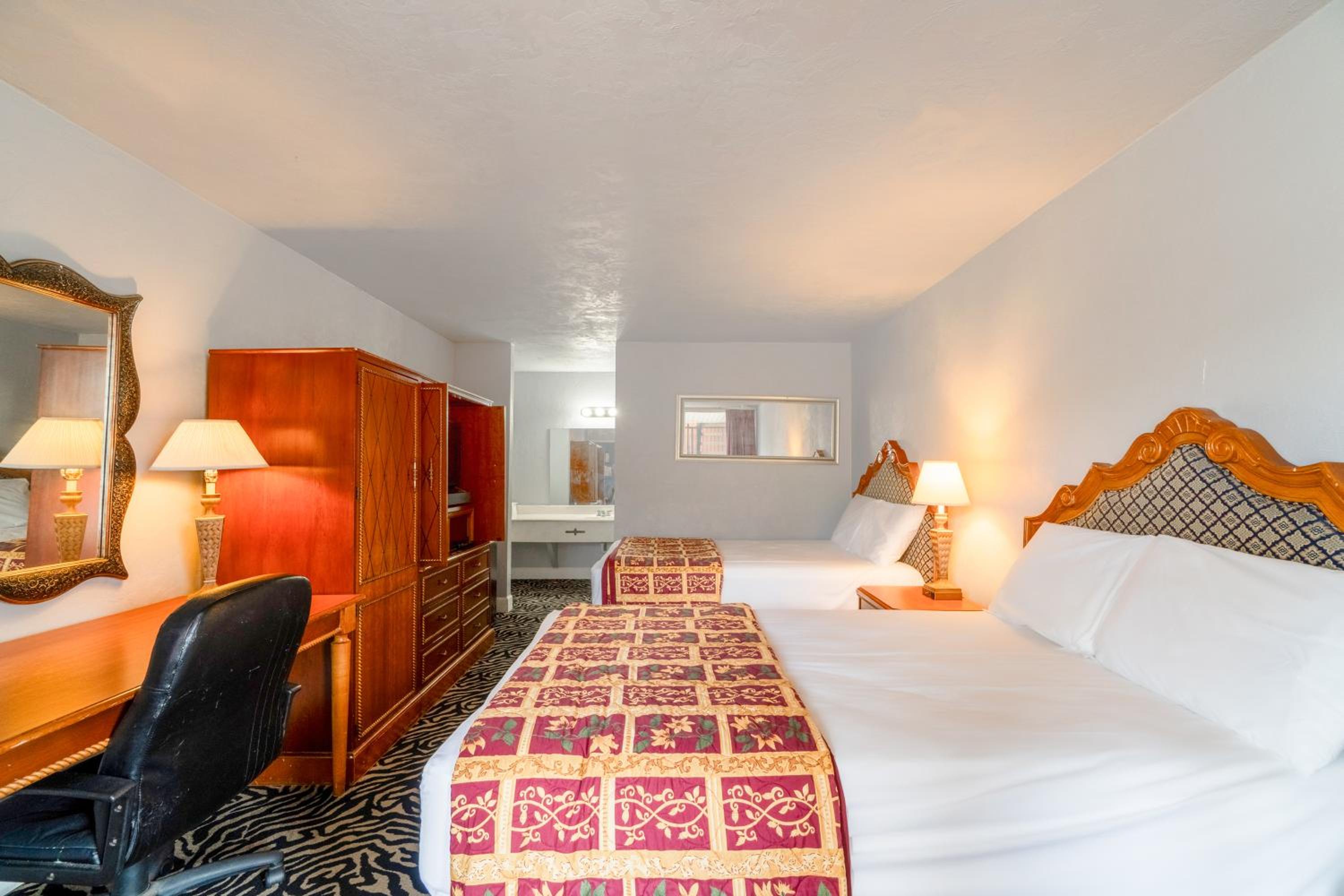 2 Full Bed - Photo 8
