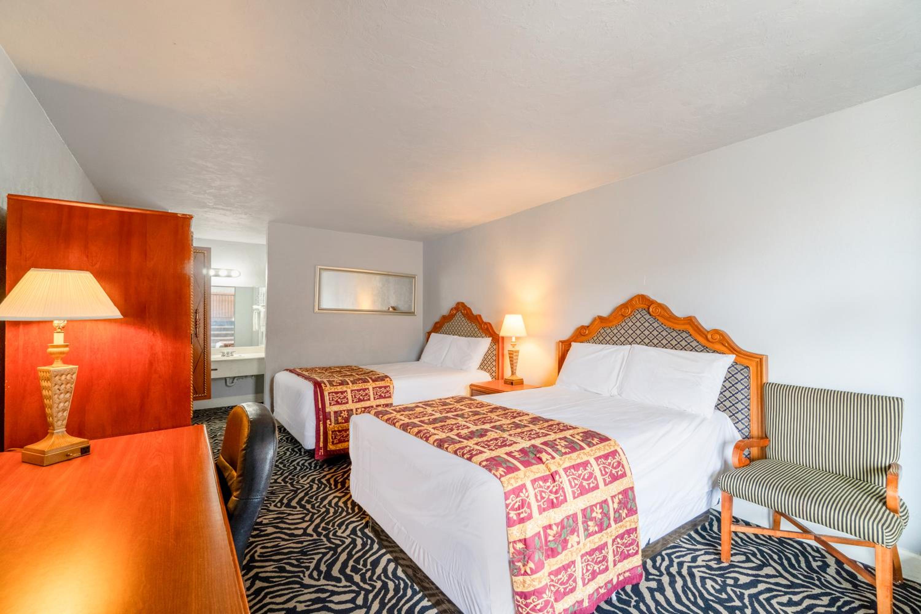 2 Full Bed - Photo 4