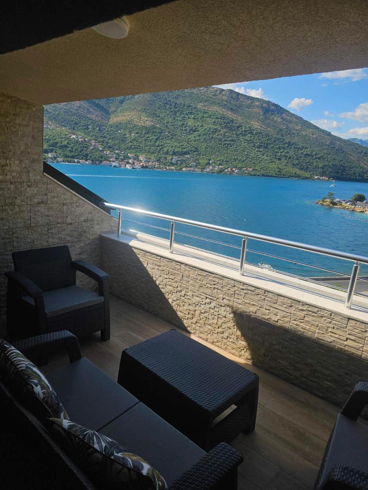 One-Bedroom Apartment with Sea View