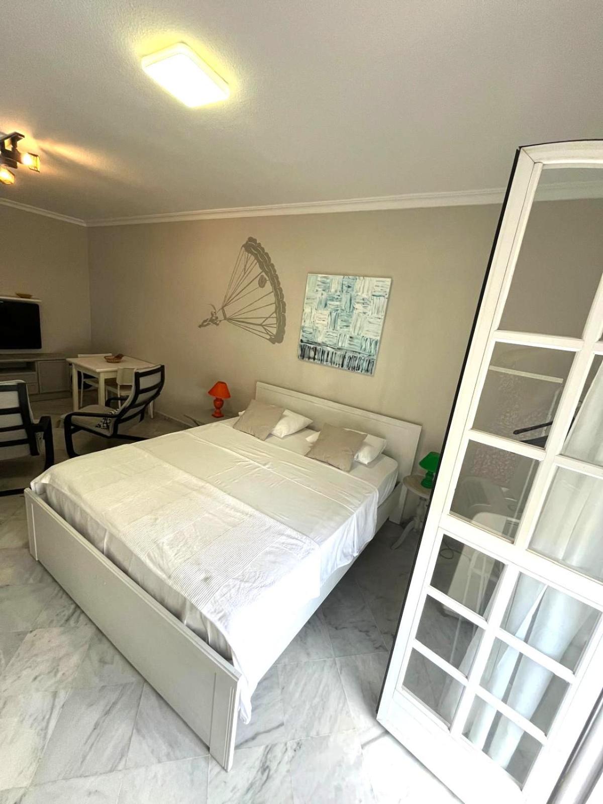 King Suite with Balcony photo 3