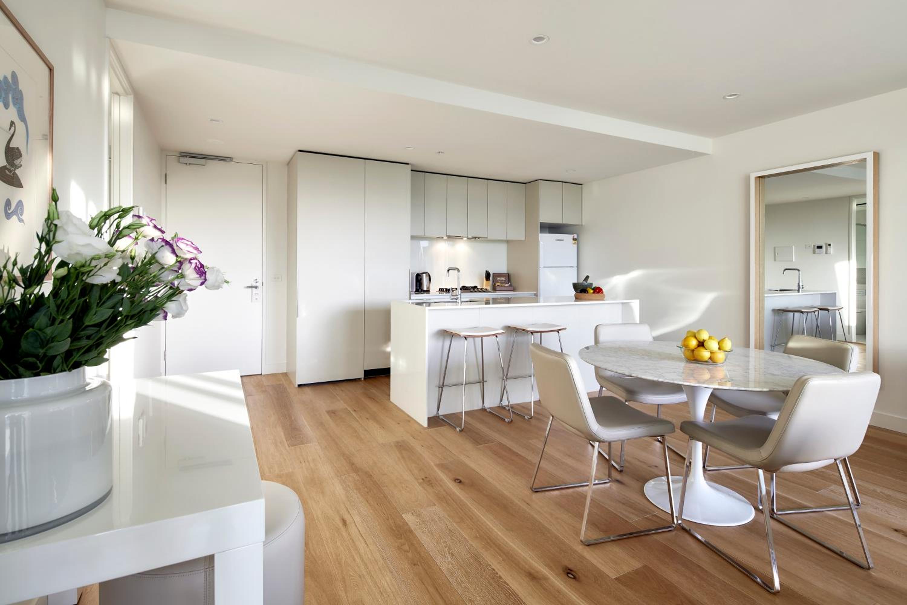 Two-Bedroom Apartment with View photo 2