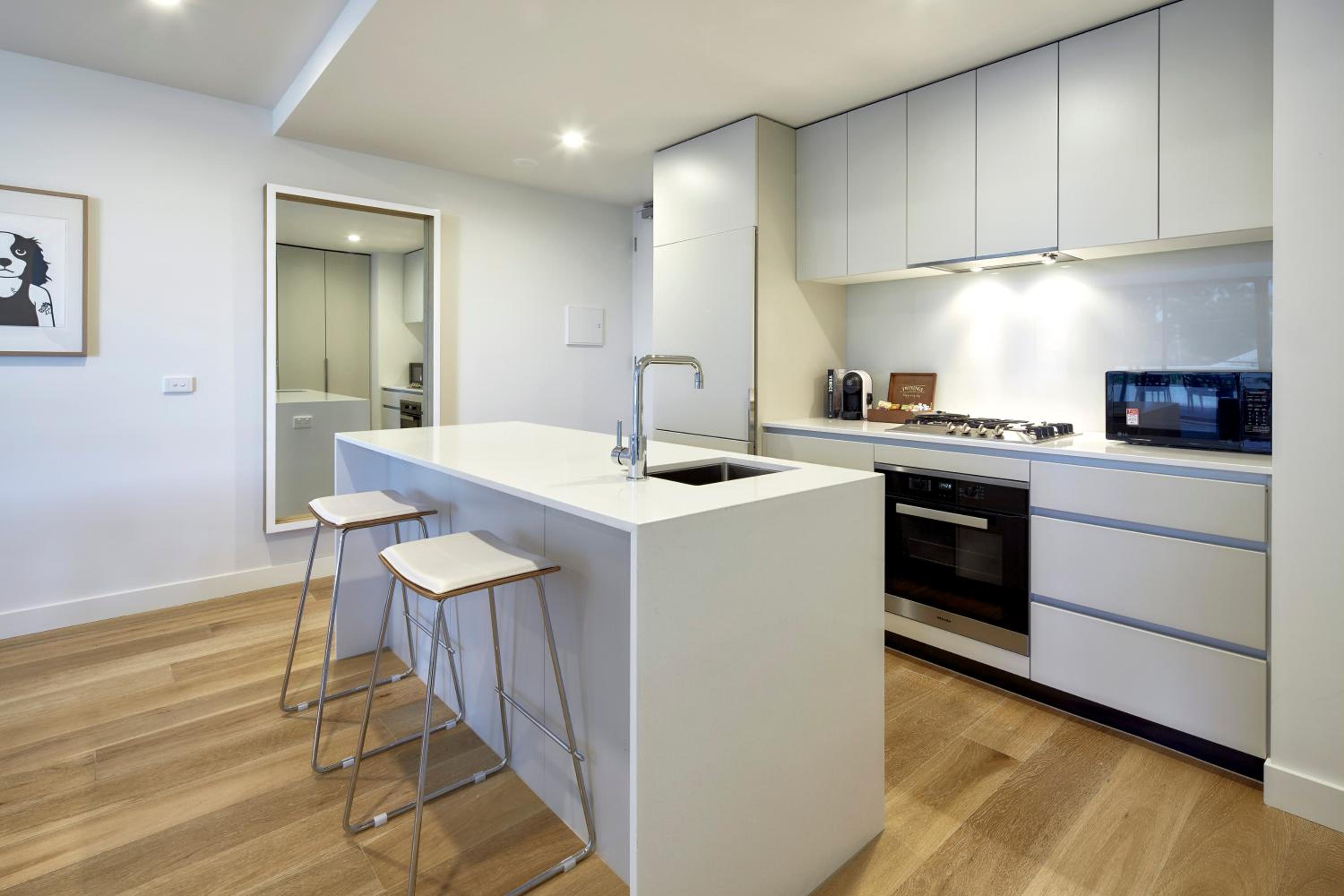Two-Bedroom Apartment with Balcony photo 2