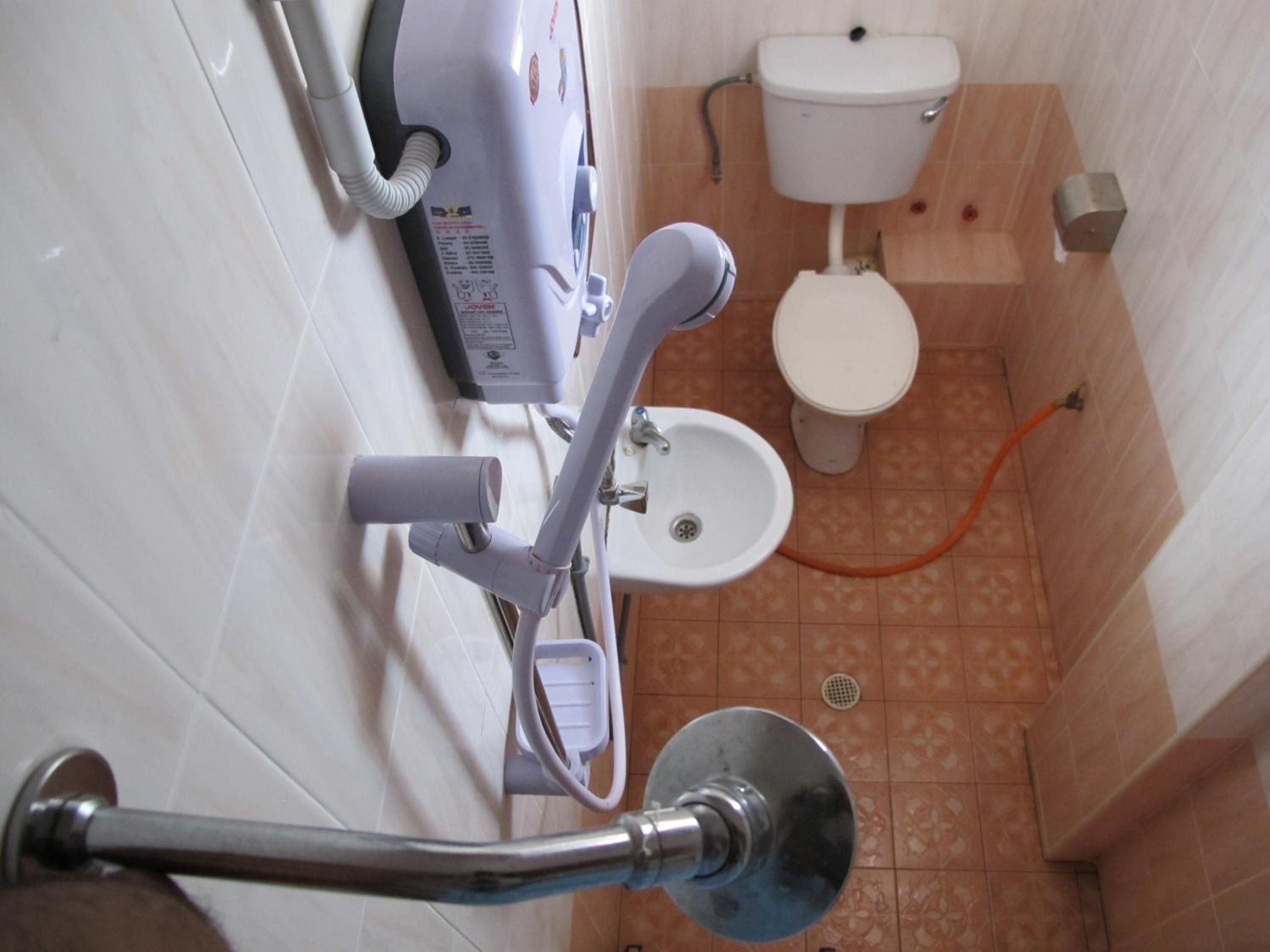 Double or Twin Room - Photo 3