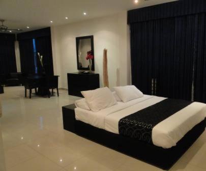 King Suite photo 2