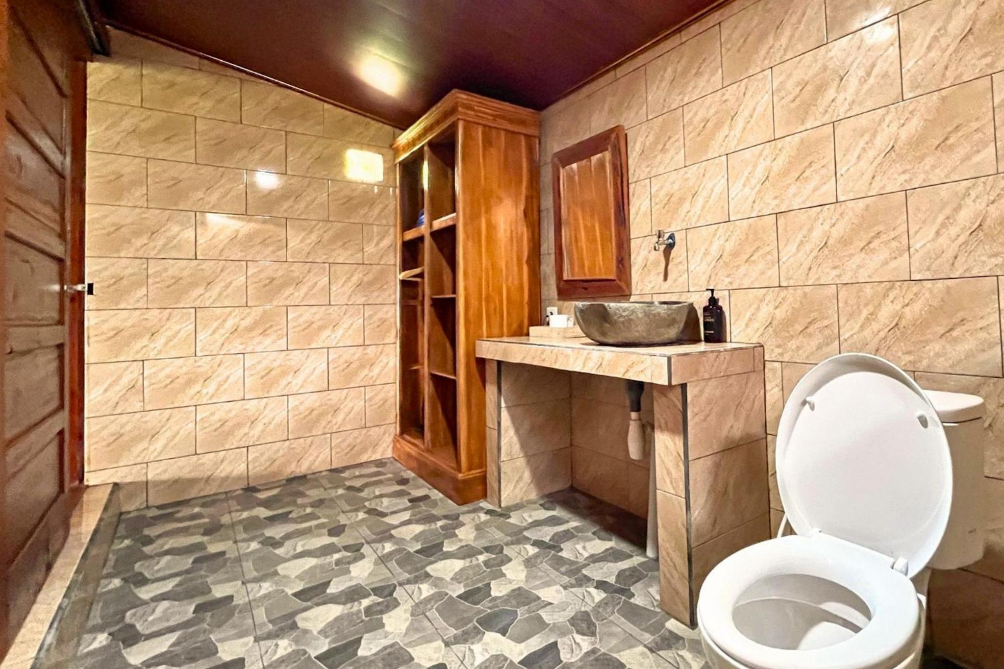 Wooden Suite with Mountain View - Photo 10