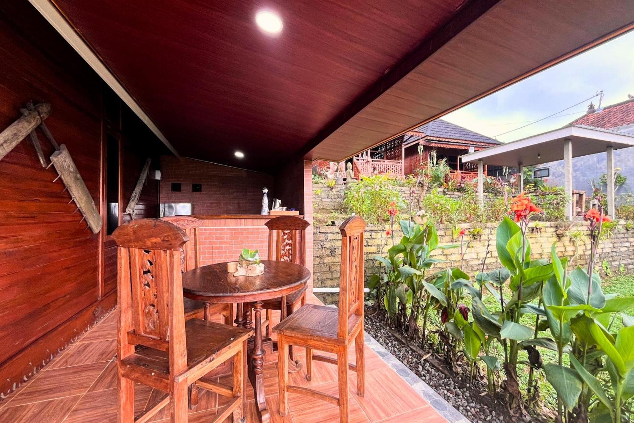 Wooden Suite with Mountain View - Photo 5