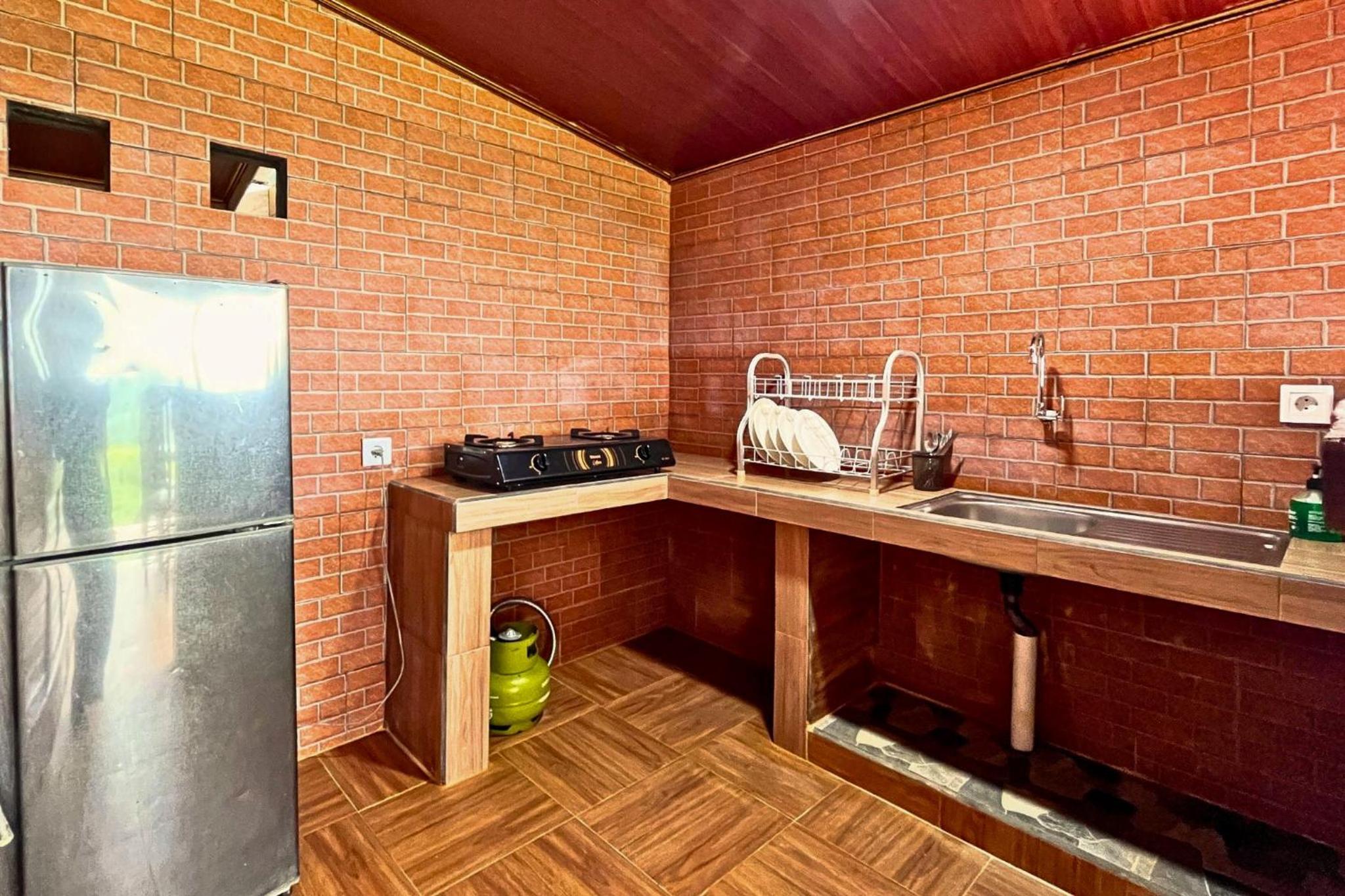 Wooden Suite with Mountain View - Photo 7