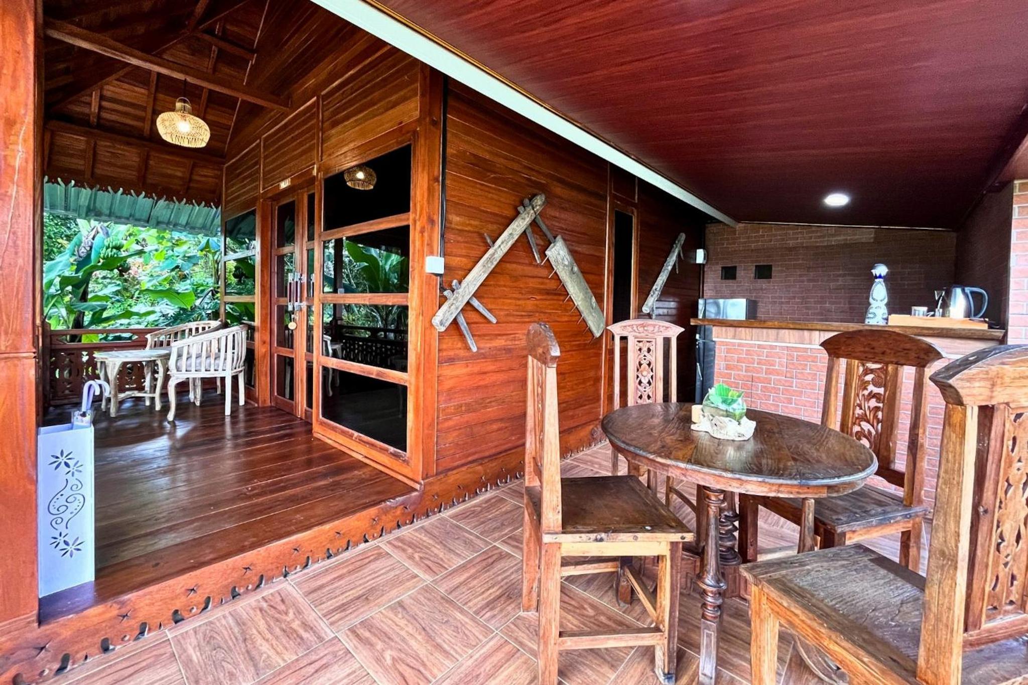 Wooden Suite with Mountain View - Photo 15