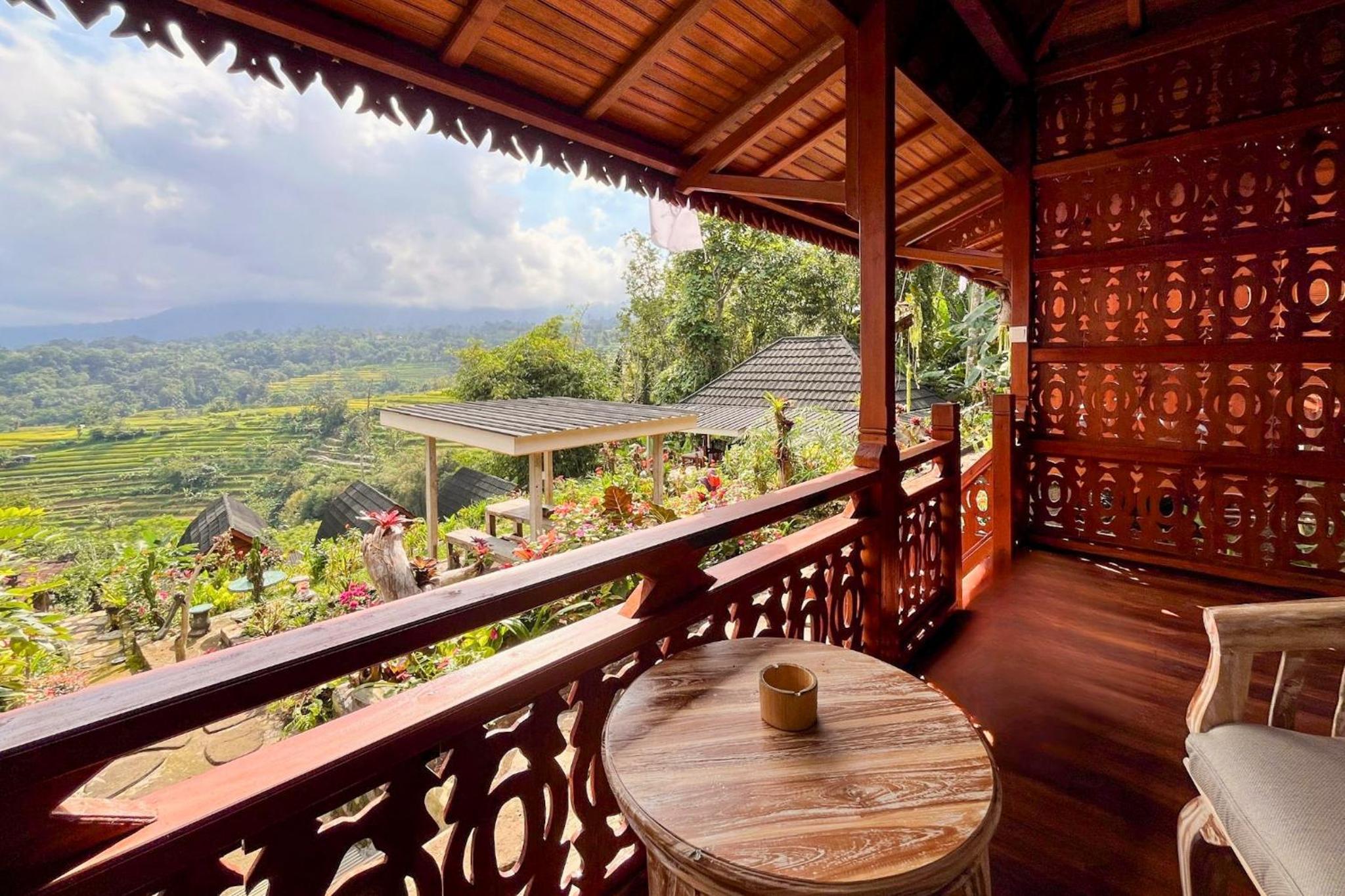 Wooden Villa with Mountain View - Photo 9