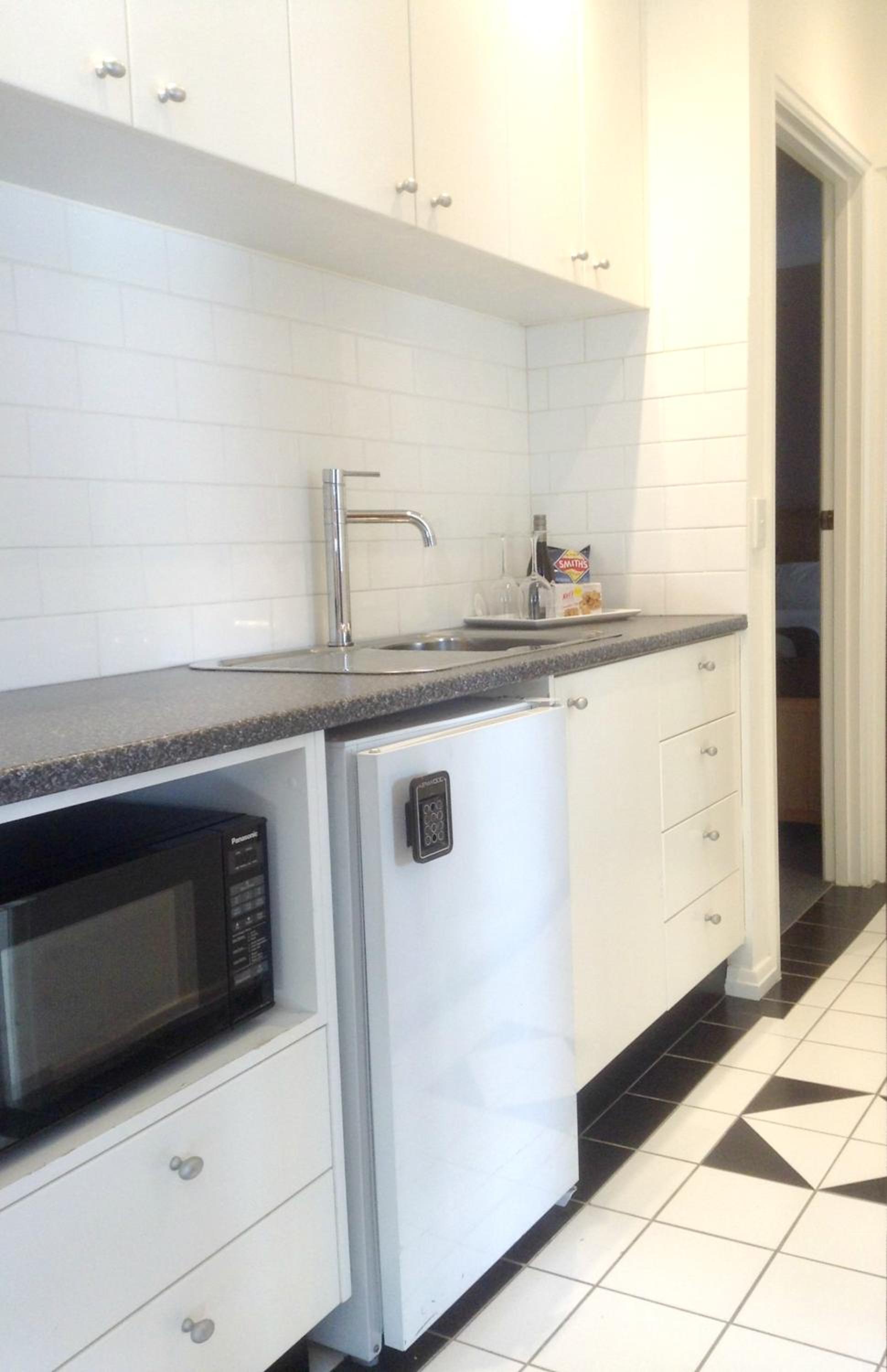 Standard Two-Bedroom Apartment - Photo 2