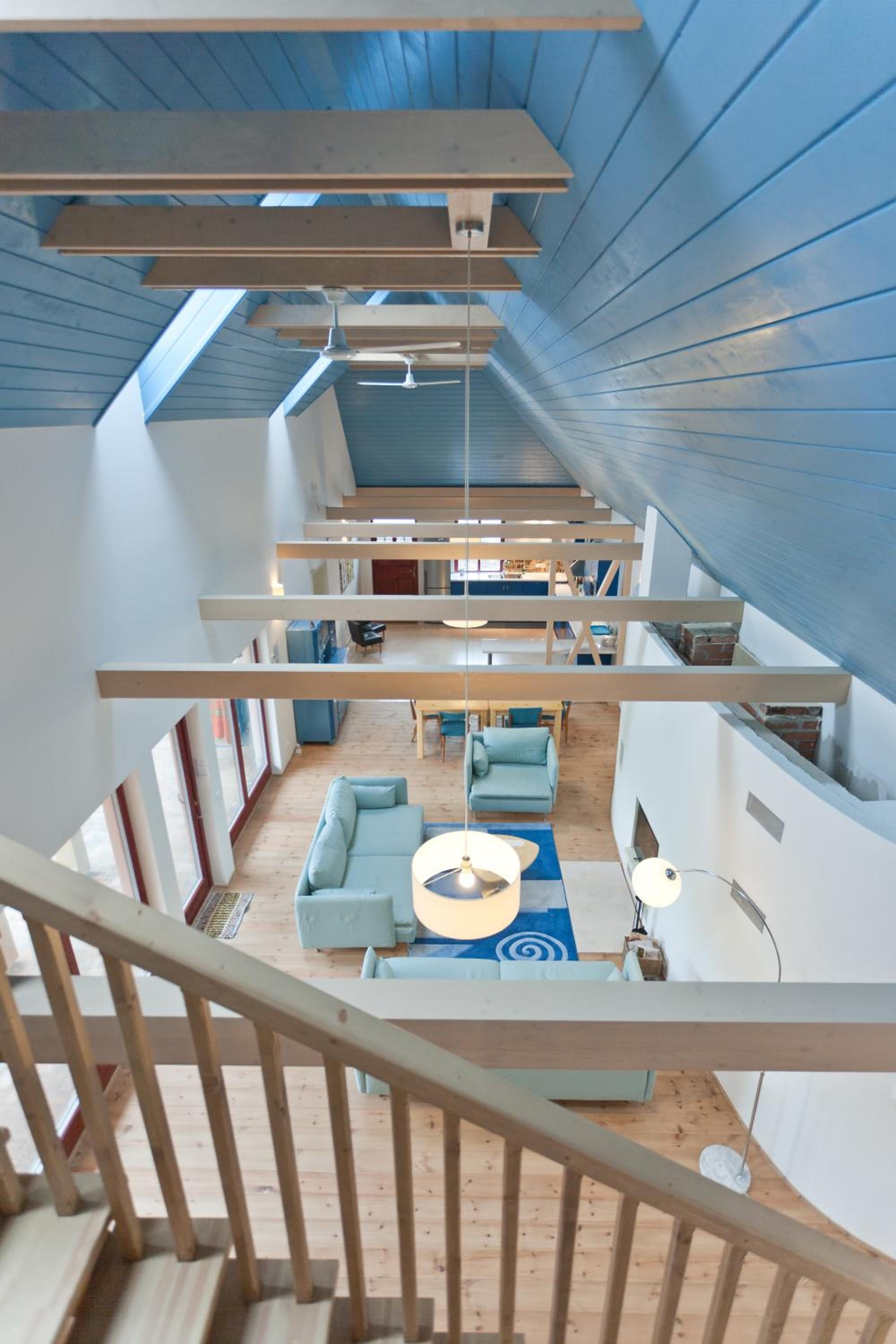 Middle House photo 1