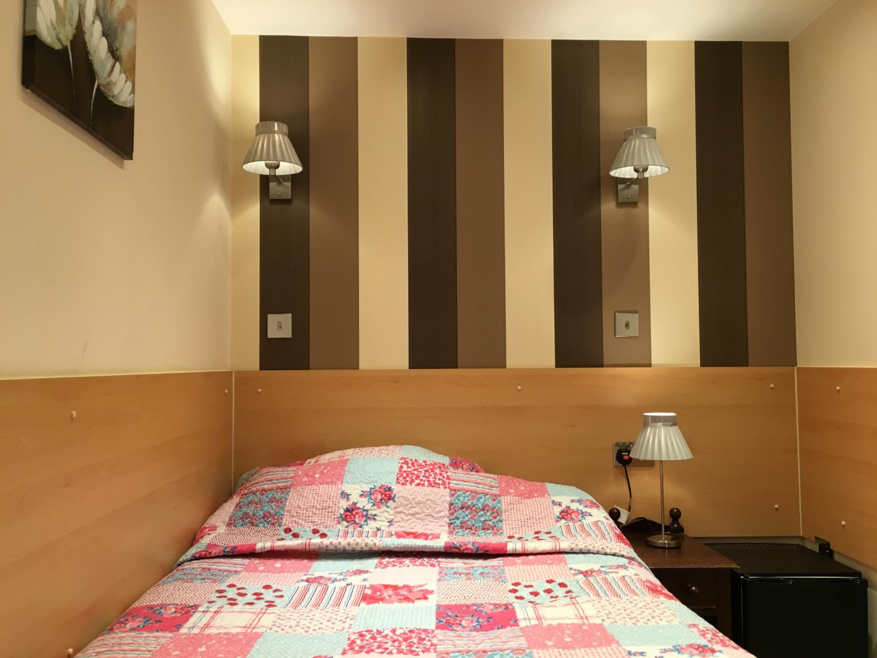 Standard Double Room photo 3
