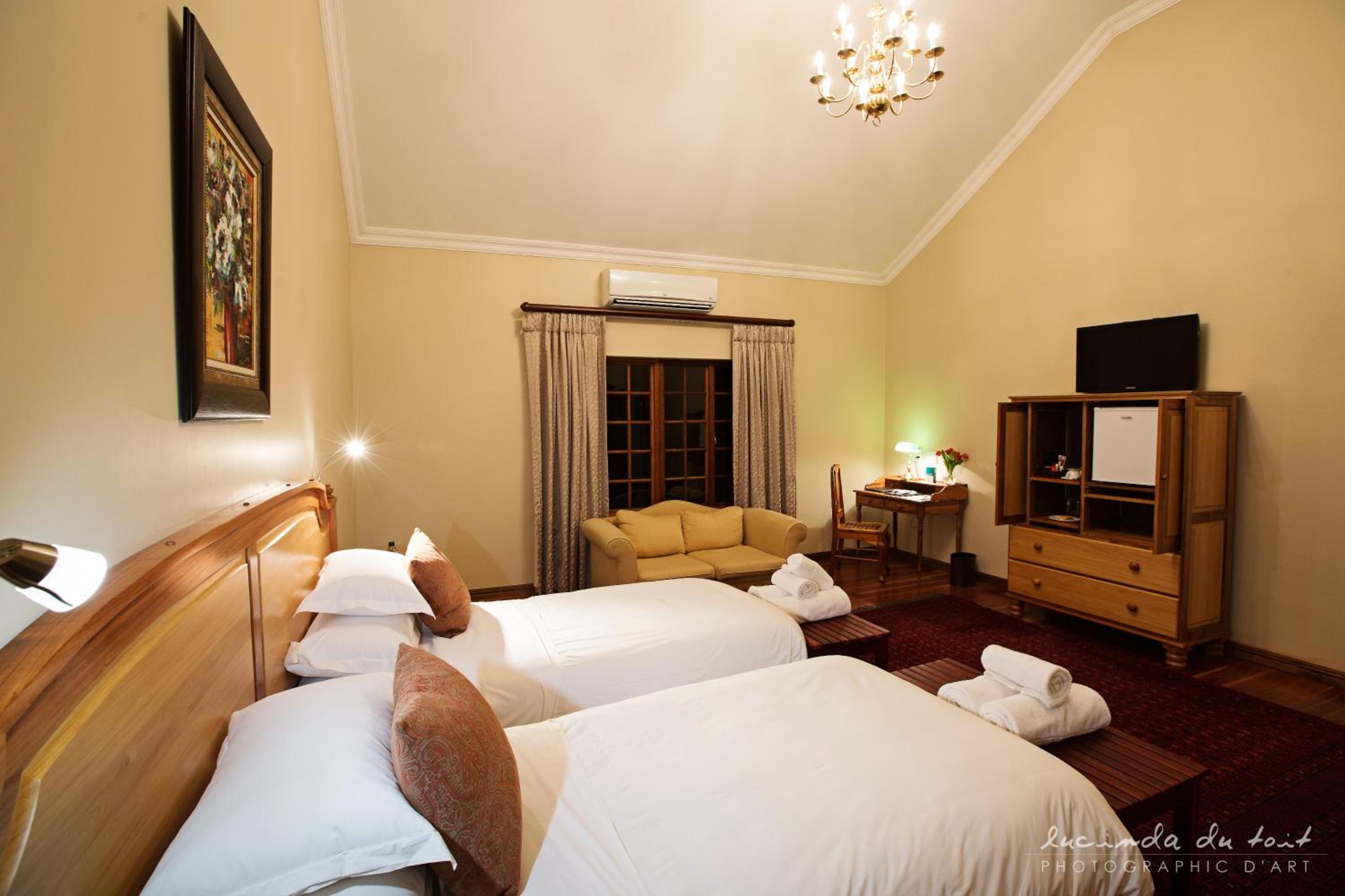 Luxury Twin Room - Photo 5