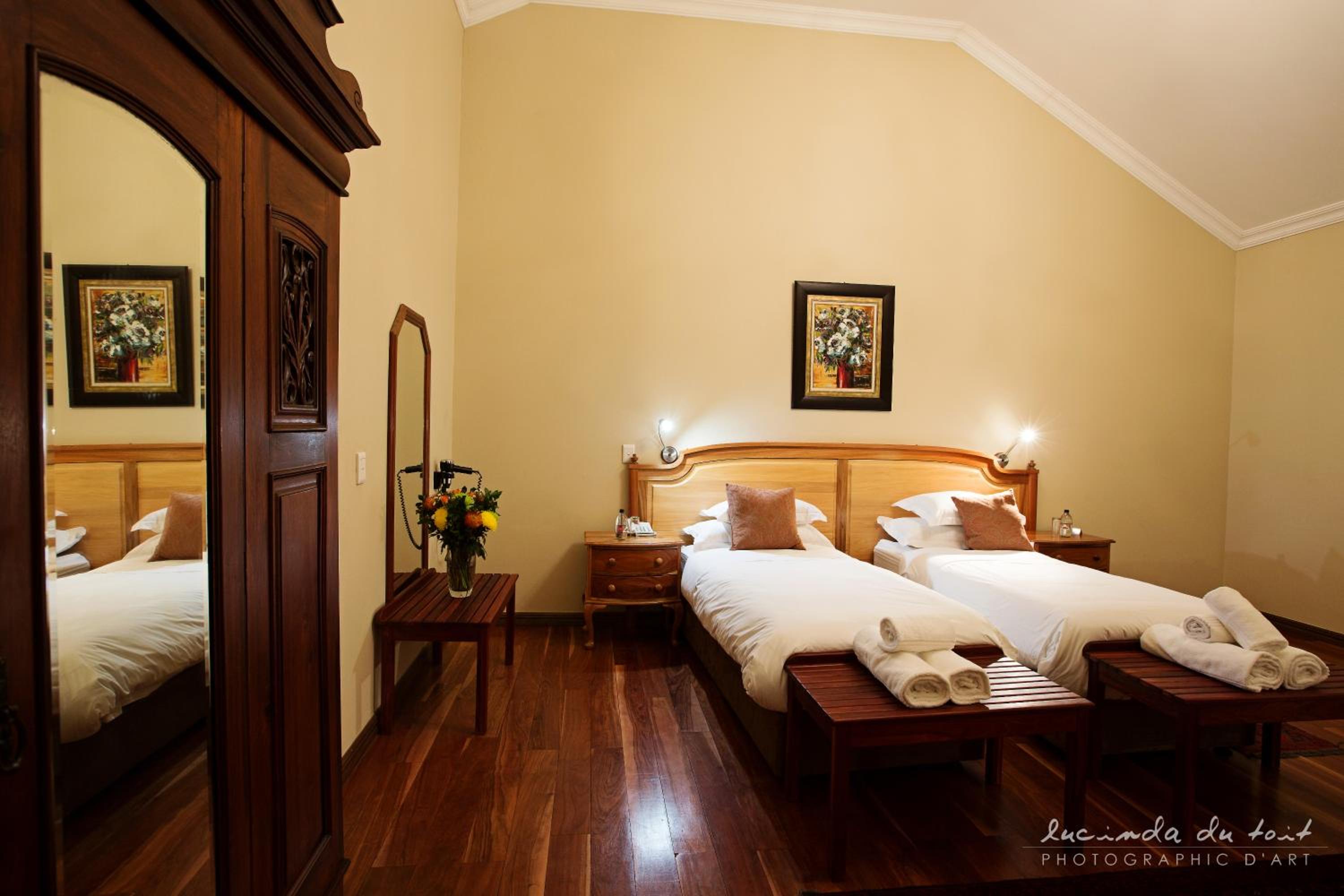 Luxury Twin Room - Photo 6