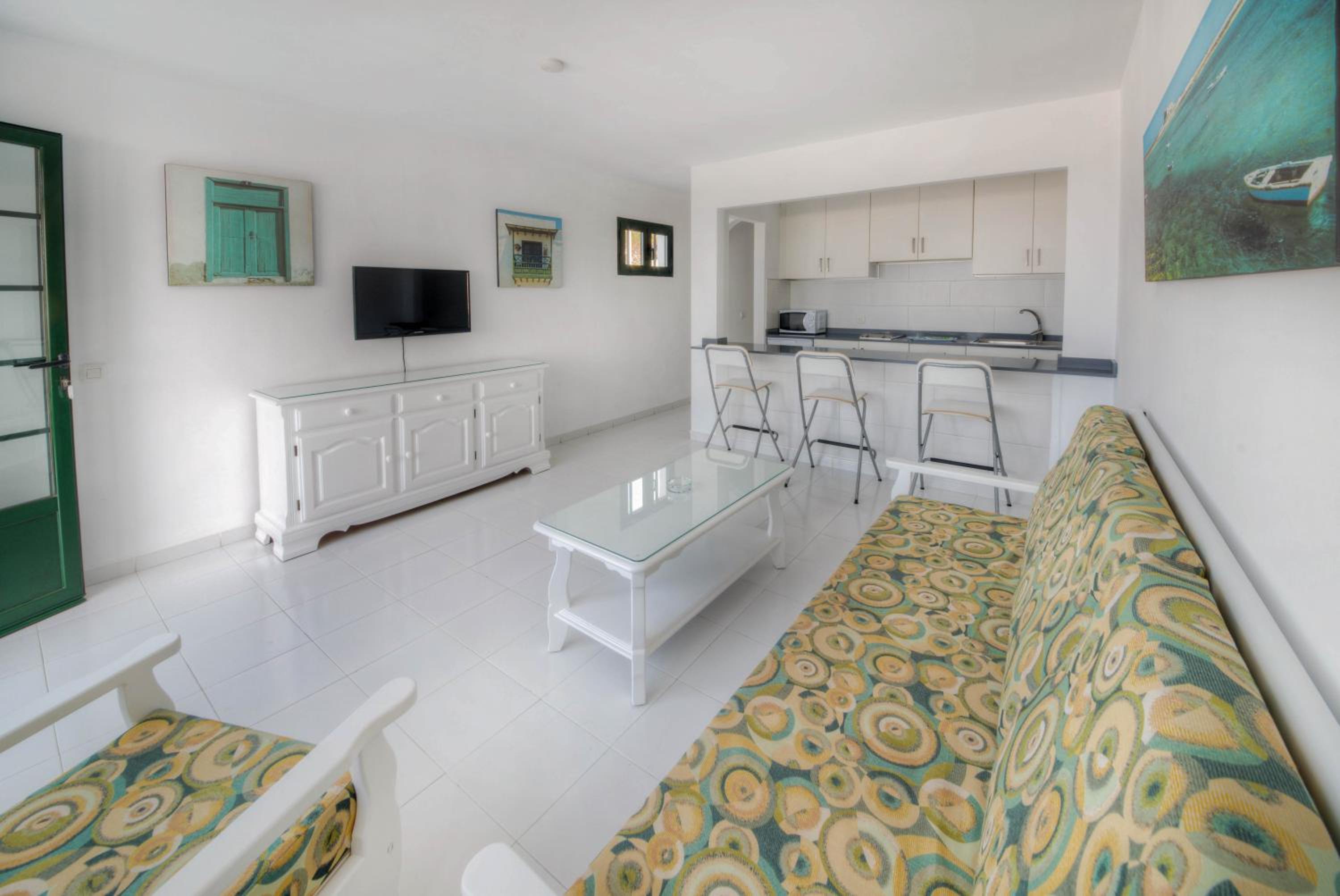 One-Bedroom Apartment without View - Photo 1