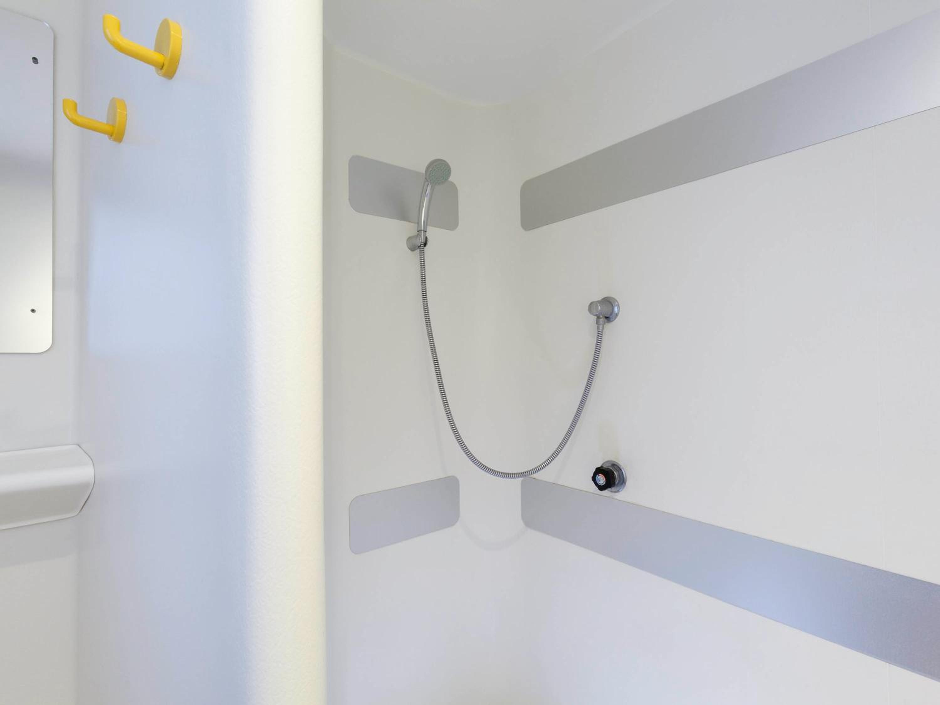 Twin Room with Shared Bathroom photo 3