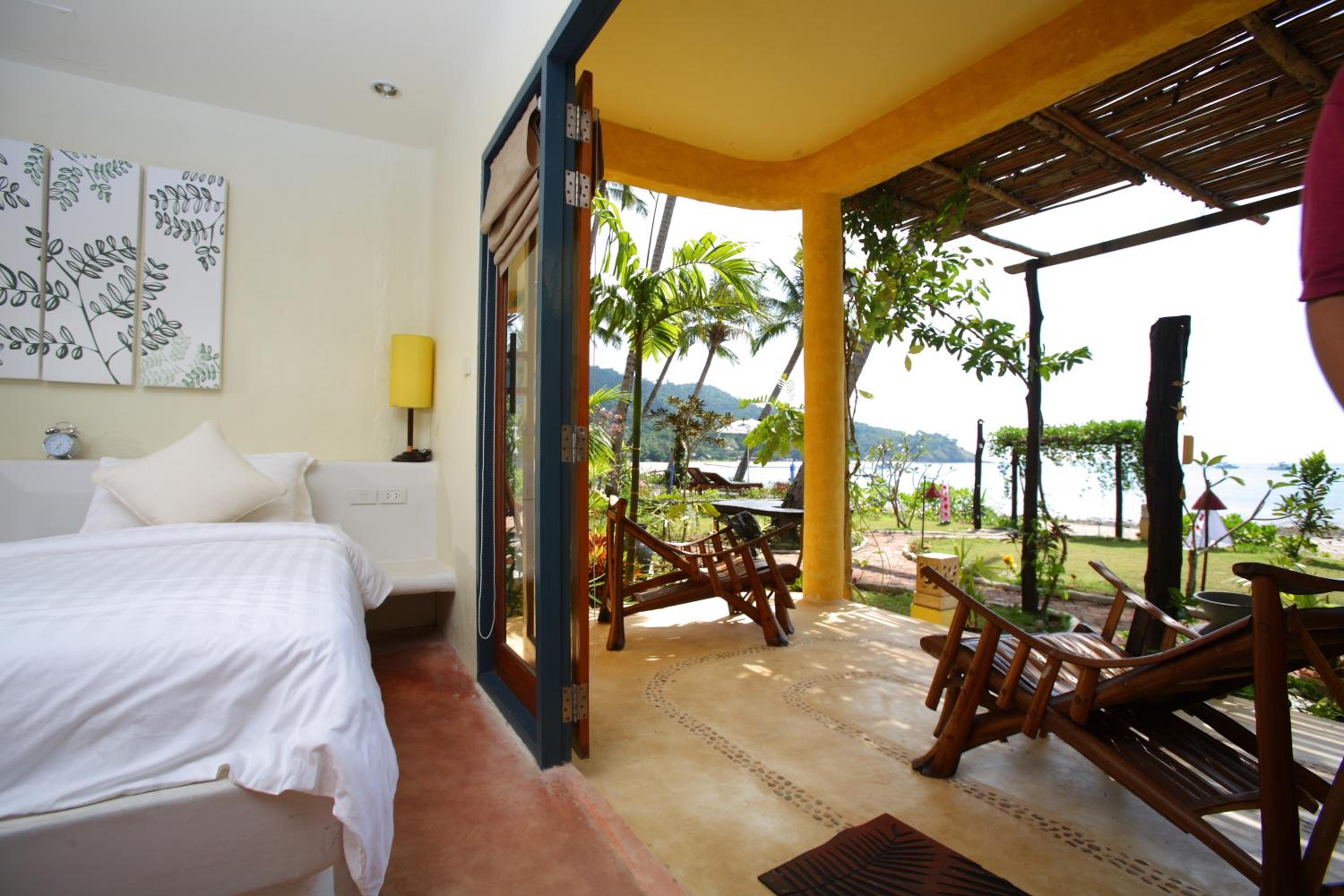 Beach Front Studio - Photo 2