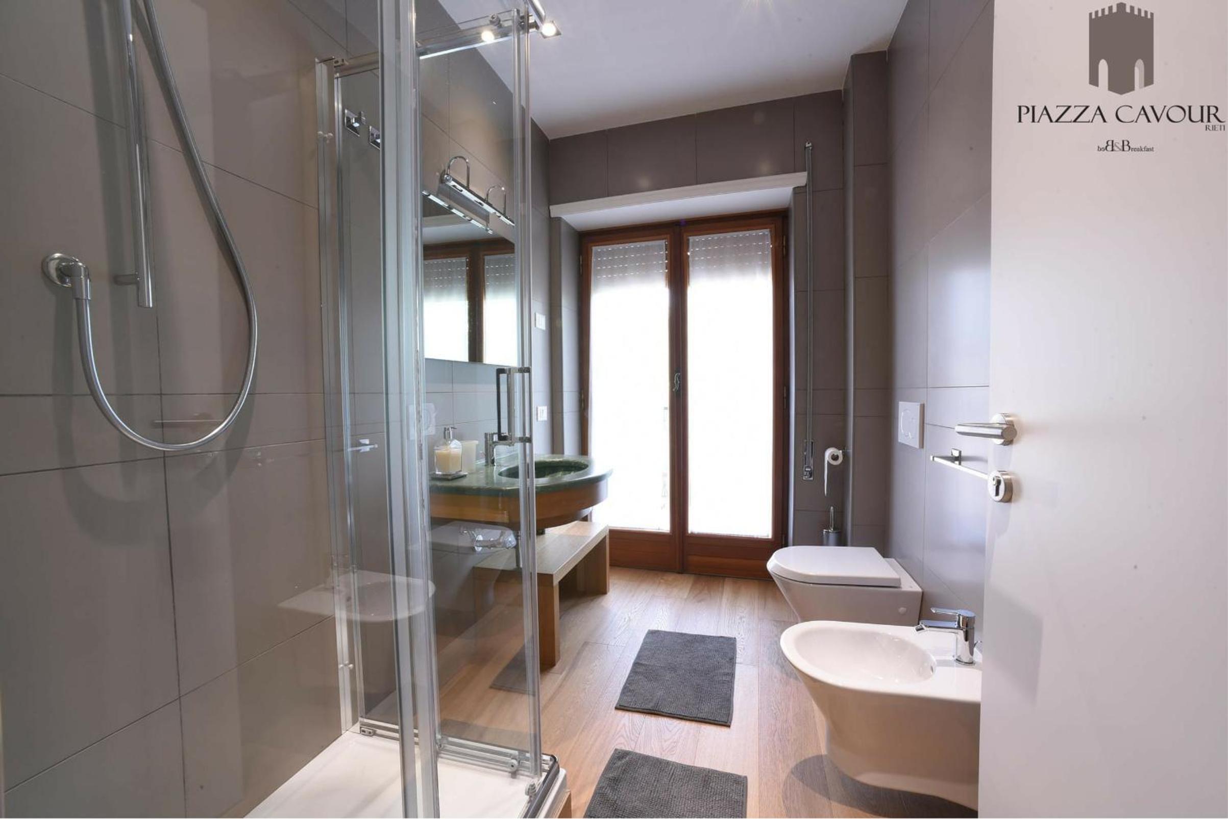 Deluxe Double or Twin Room - Photo 3