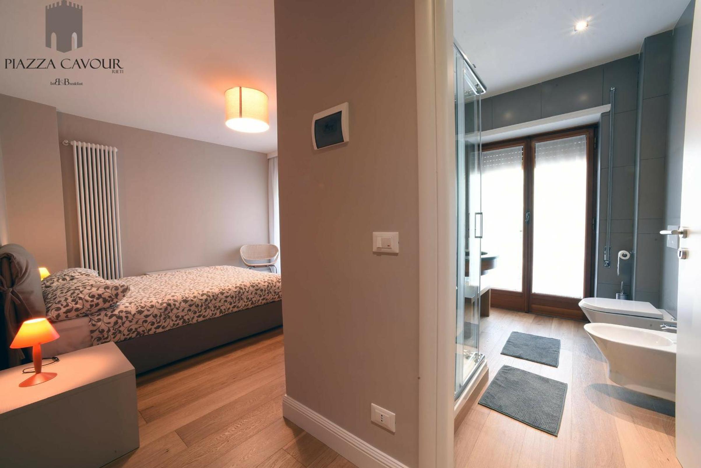 Deluxe Double or Twin Room - Photo 8