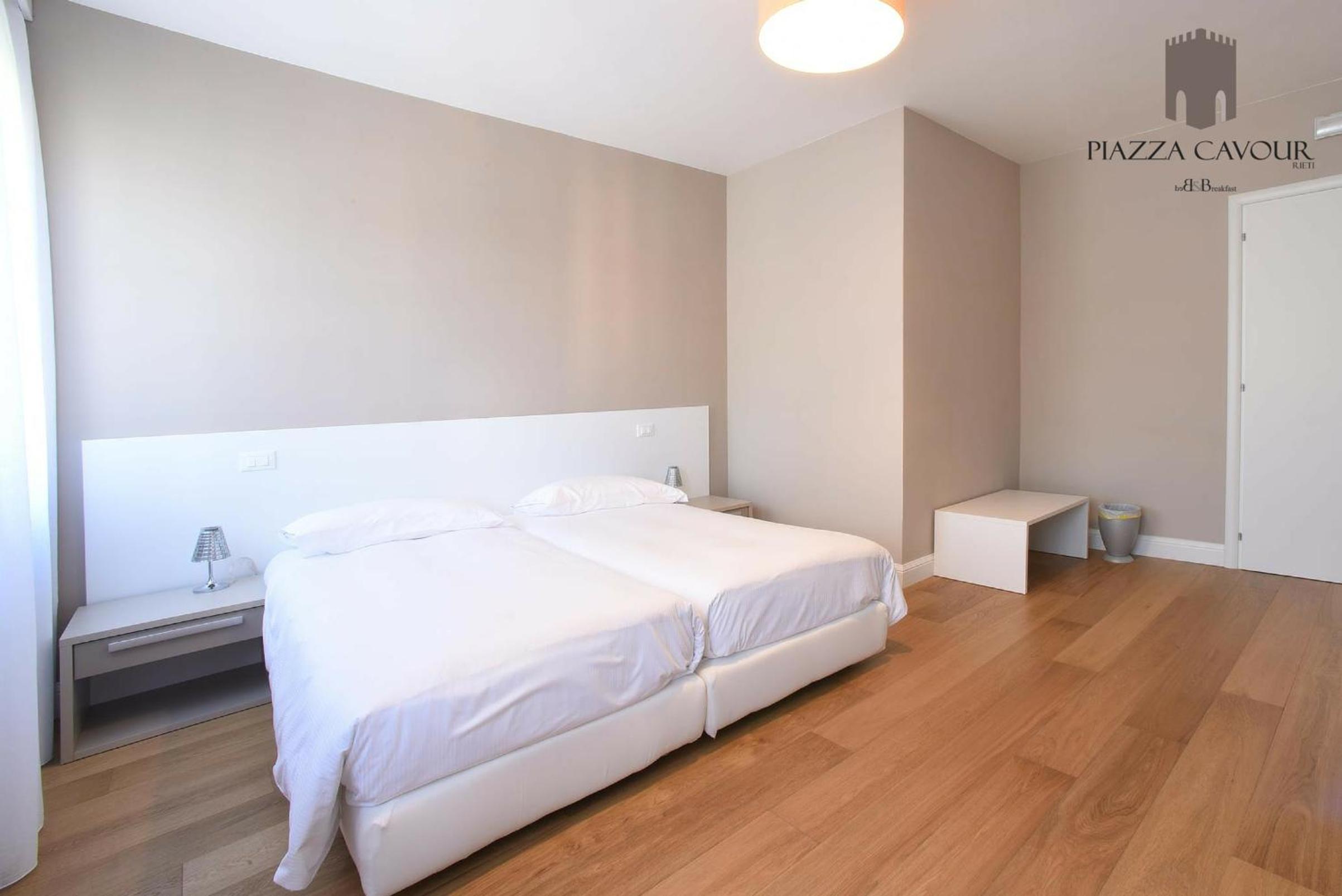 Deluxe Double or Twin Room - Photo 7