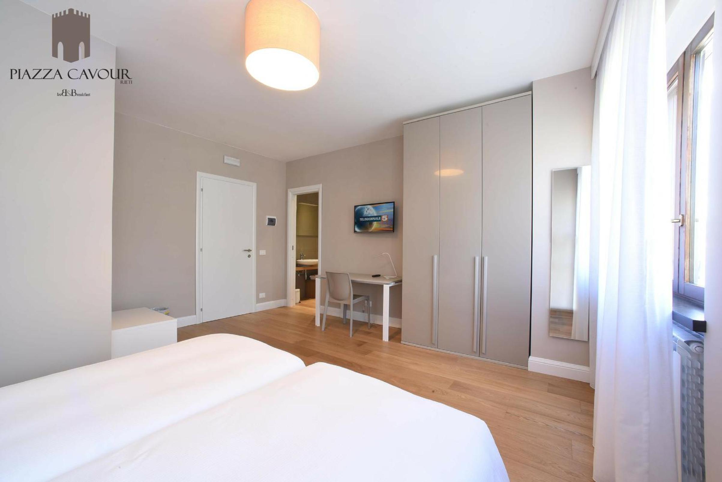 Deluxe Double or Twin Room - Photo 2