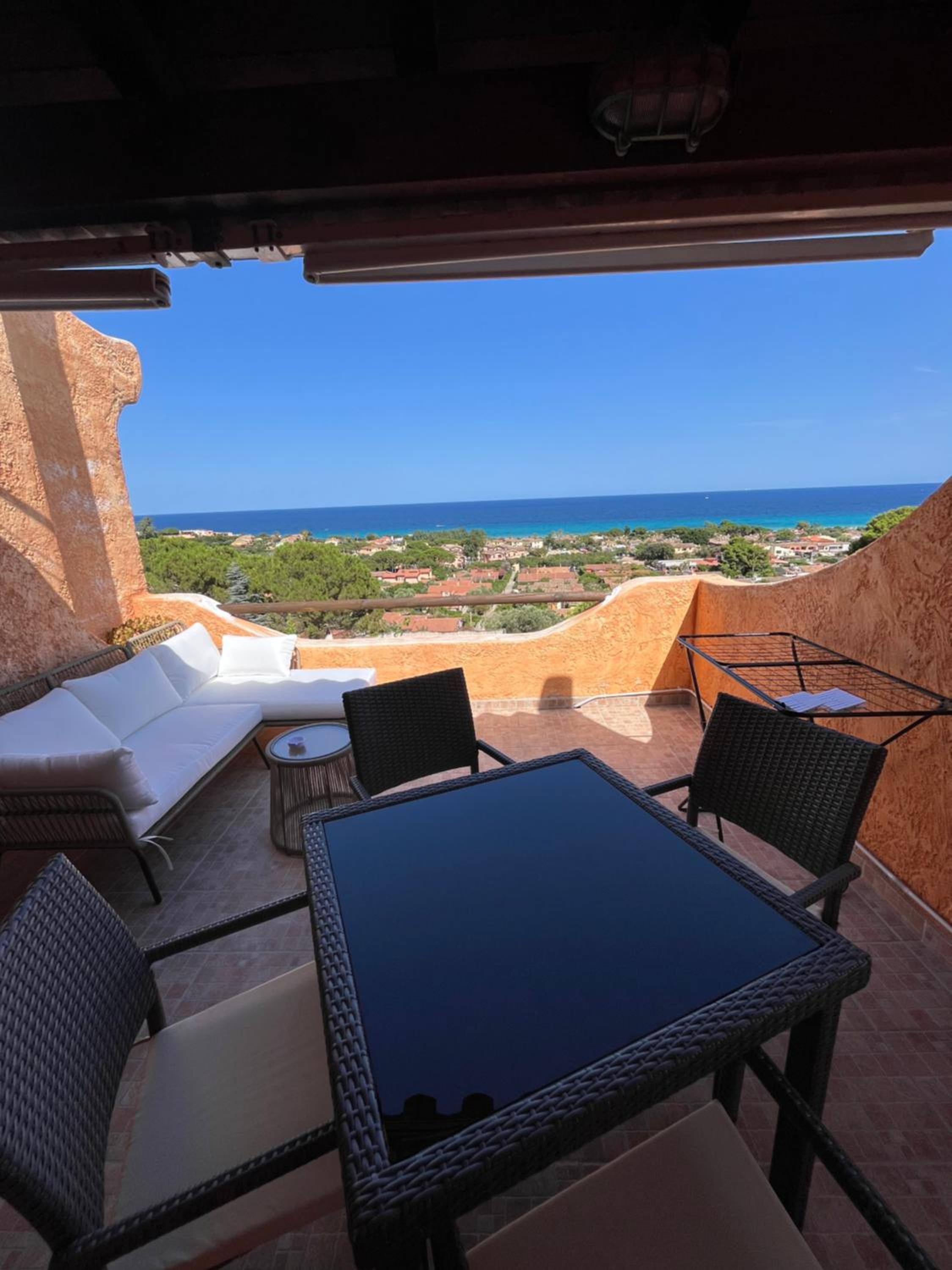 Two-Bedroom Apartment with Balcony and Sea View