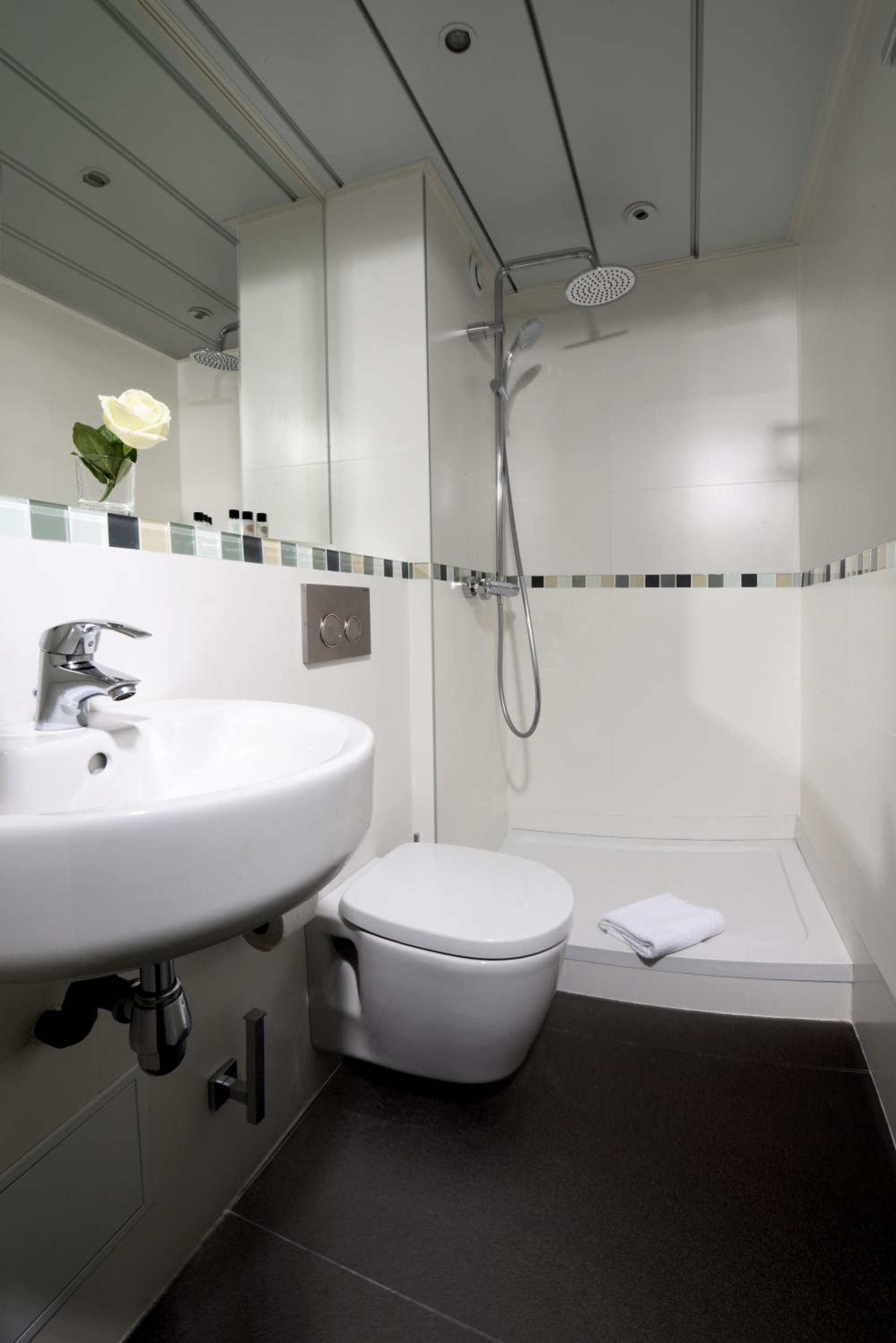 Twin Room with Street View photo 3