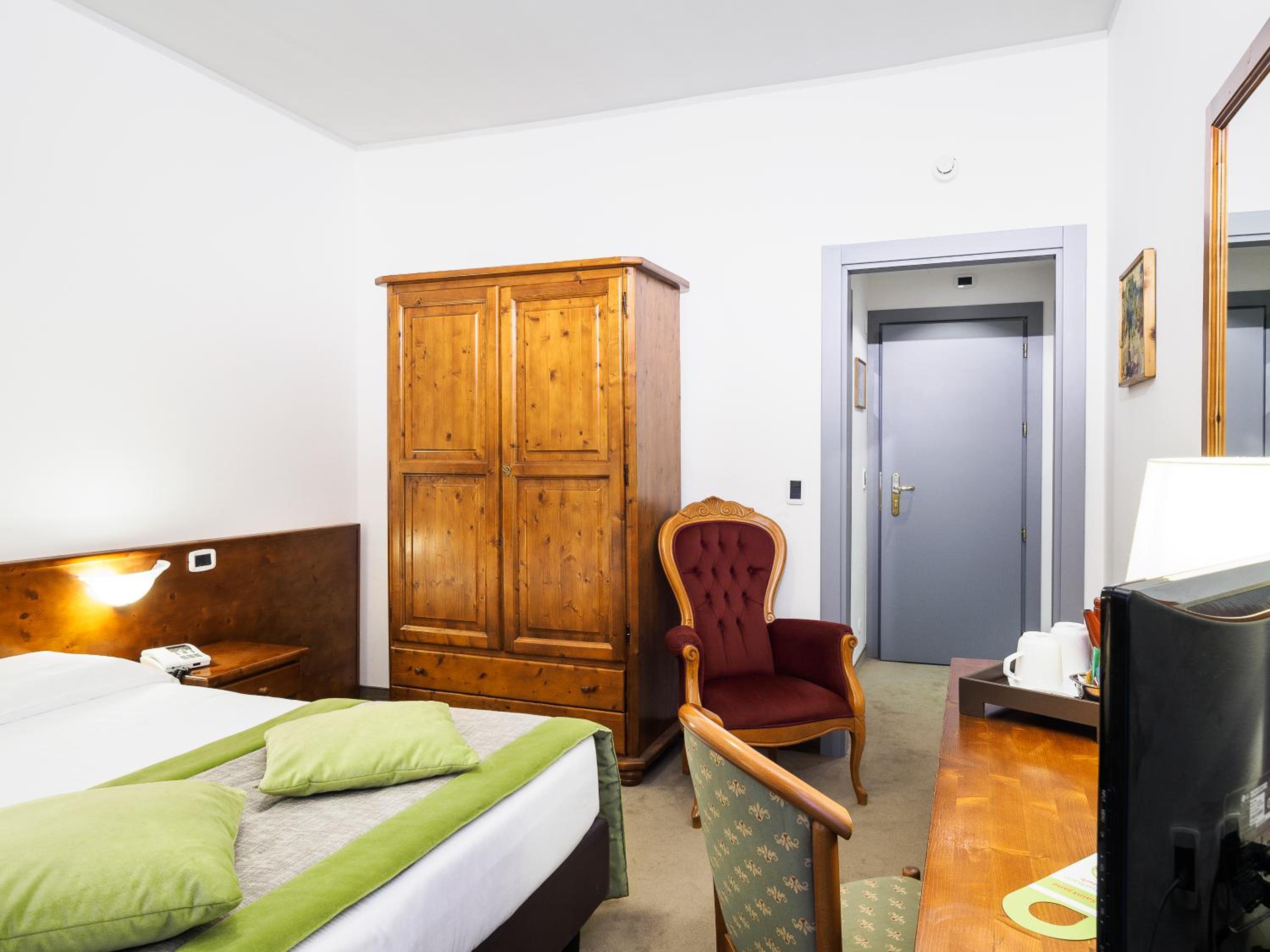 Double Room - Photo 2