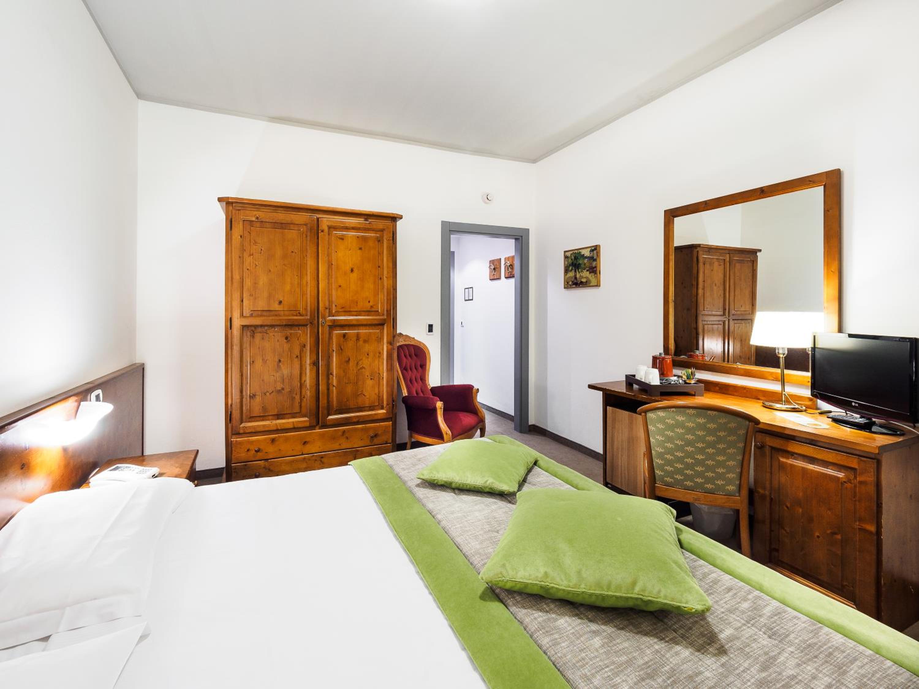 Double Room - Photo 3