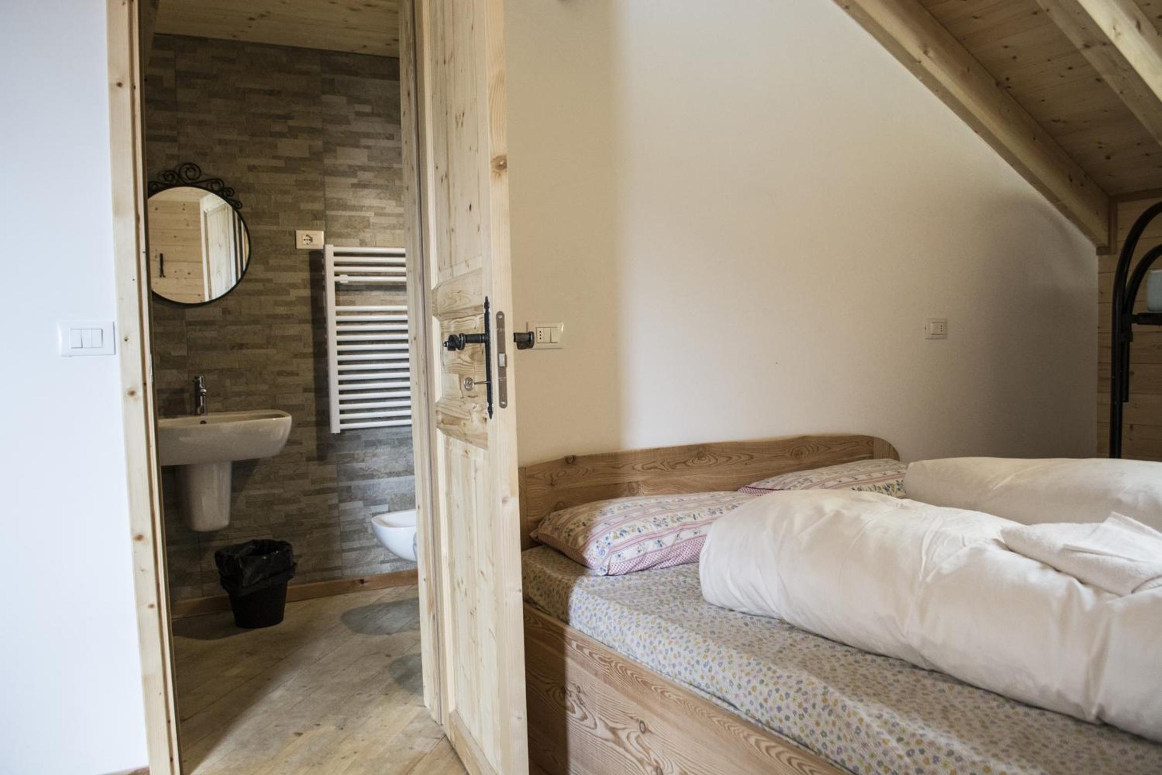 Deluxe Double or Twin Room photo 2
