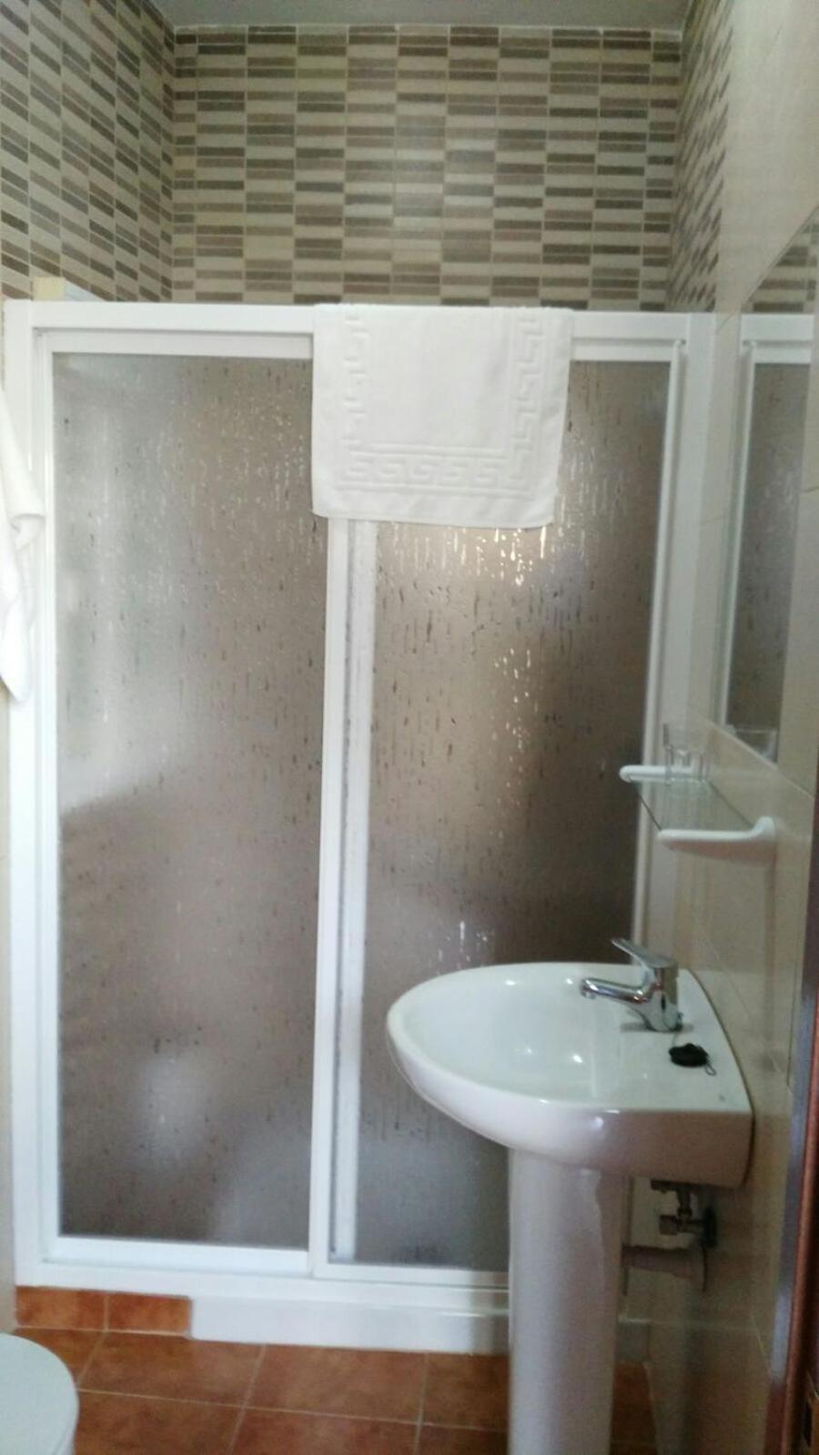 Basic Triple Room photo 2