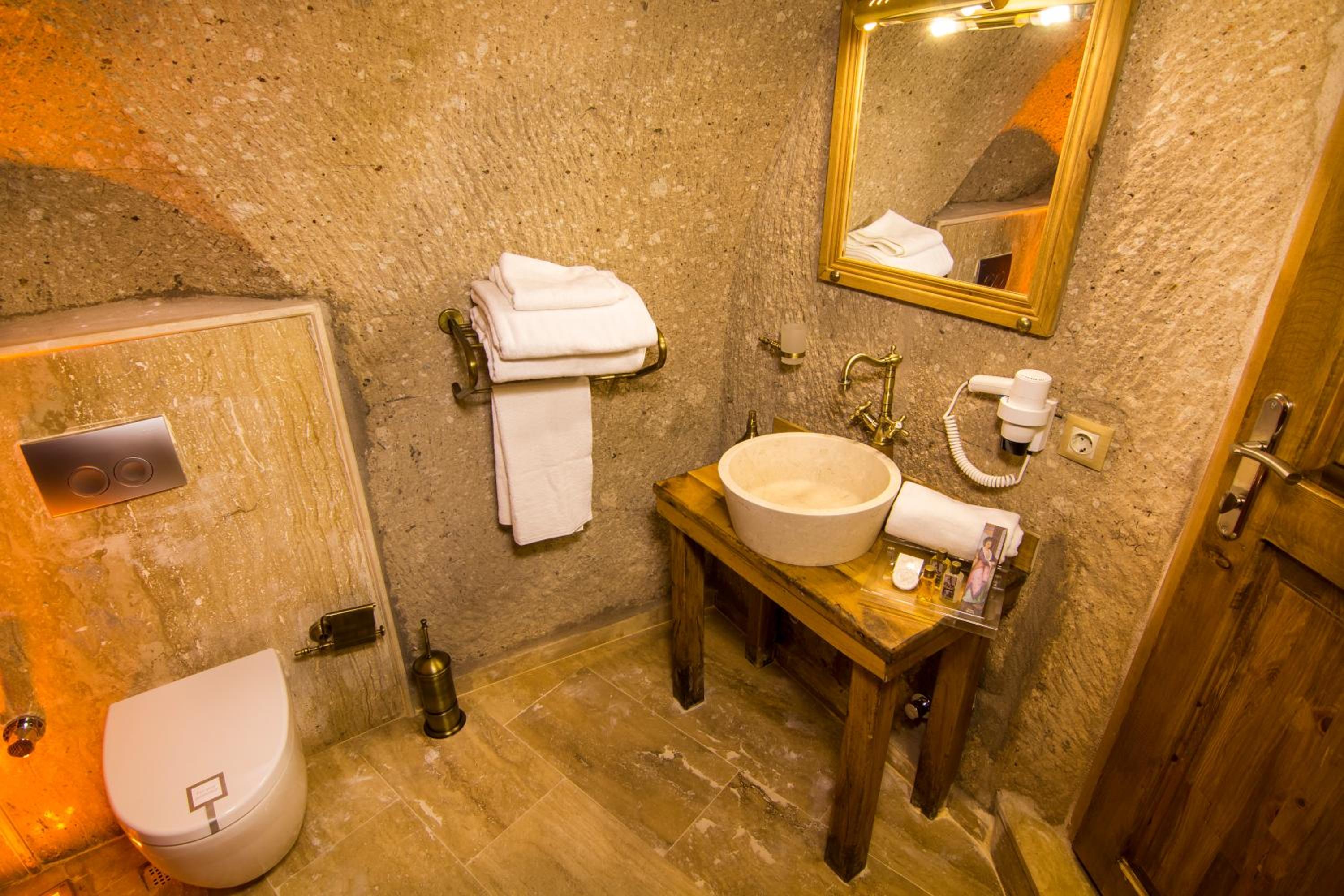Familiy Cave Suite  - Photo 7