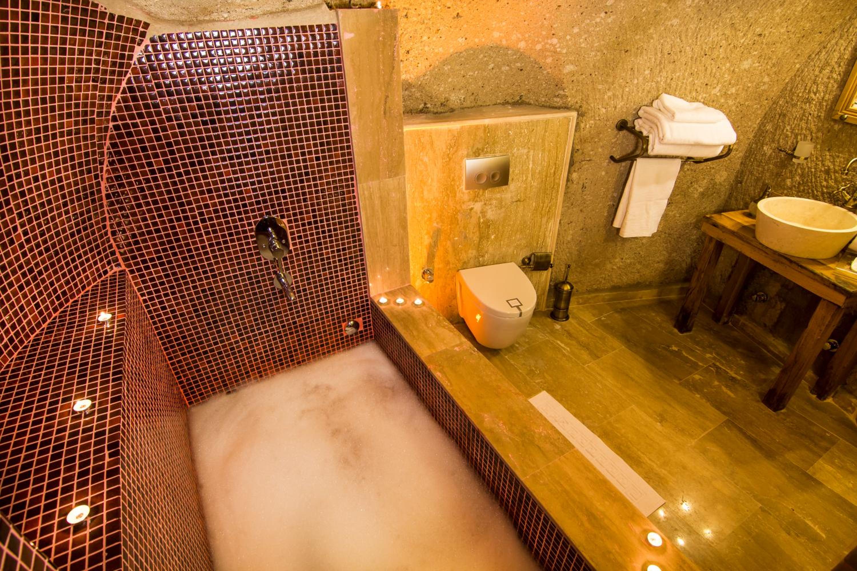 Familiy Cave Suite  - Photo 6