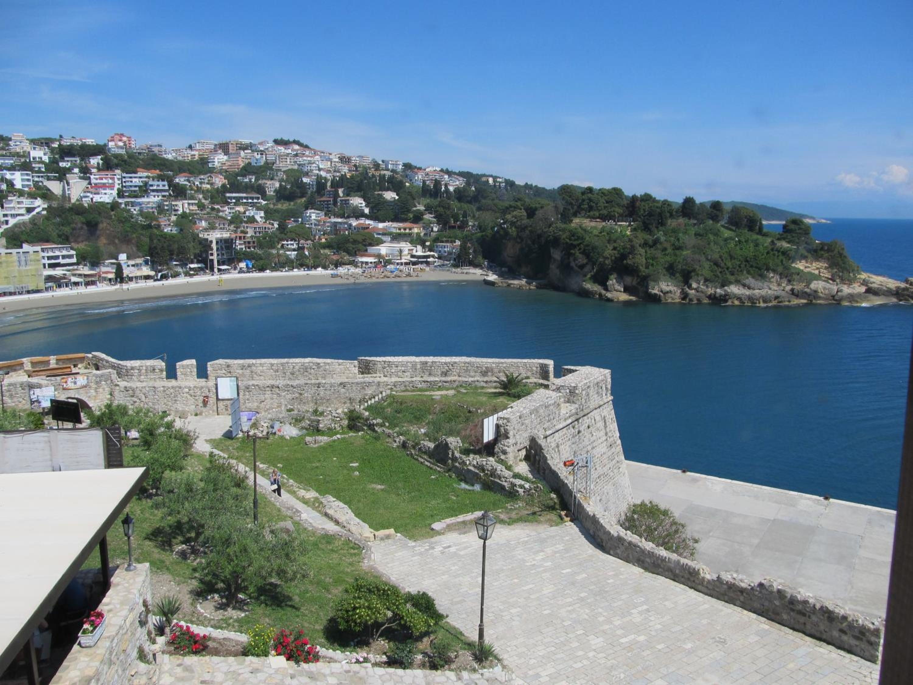 Two-Bedroom Apartment with Terrace and Sea View photo 3