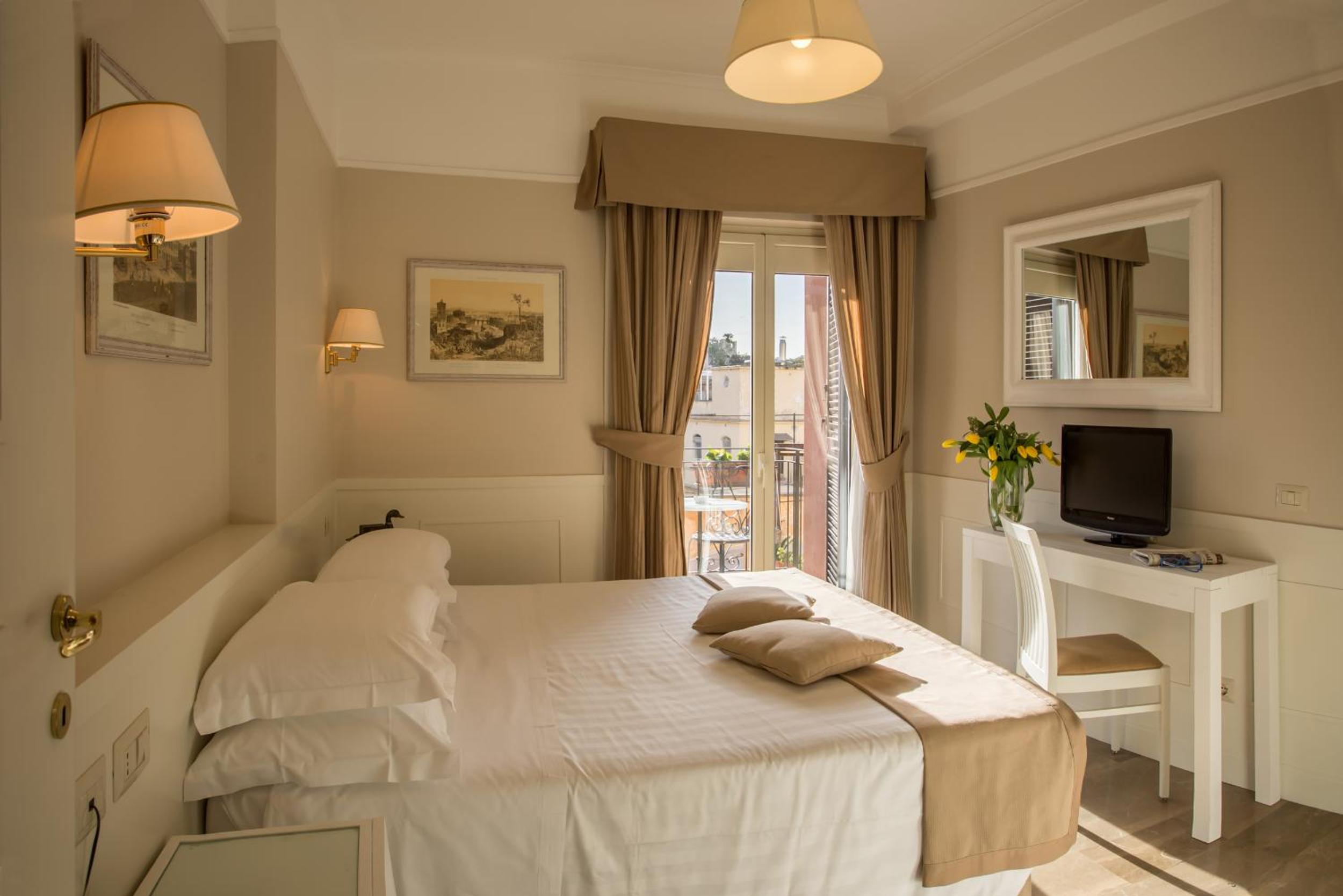 Double Room with Balcony photo 3