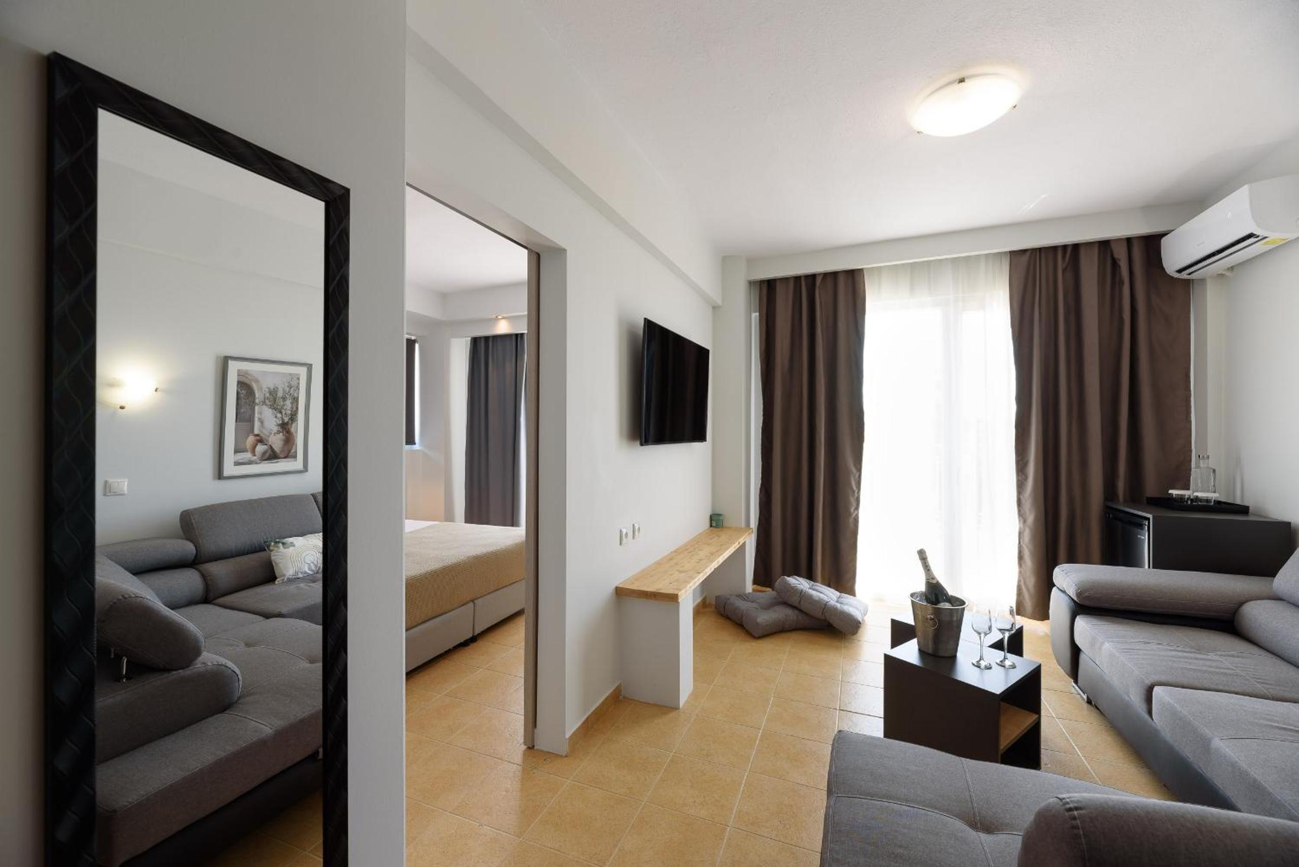 Family Suite - Photo 7