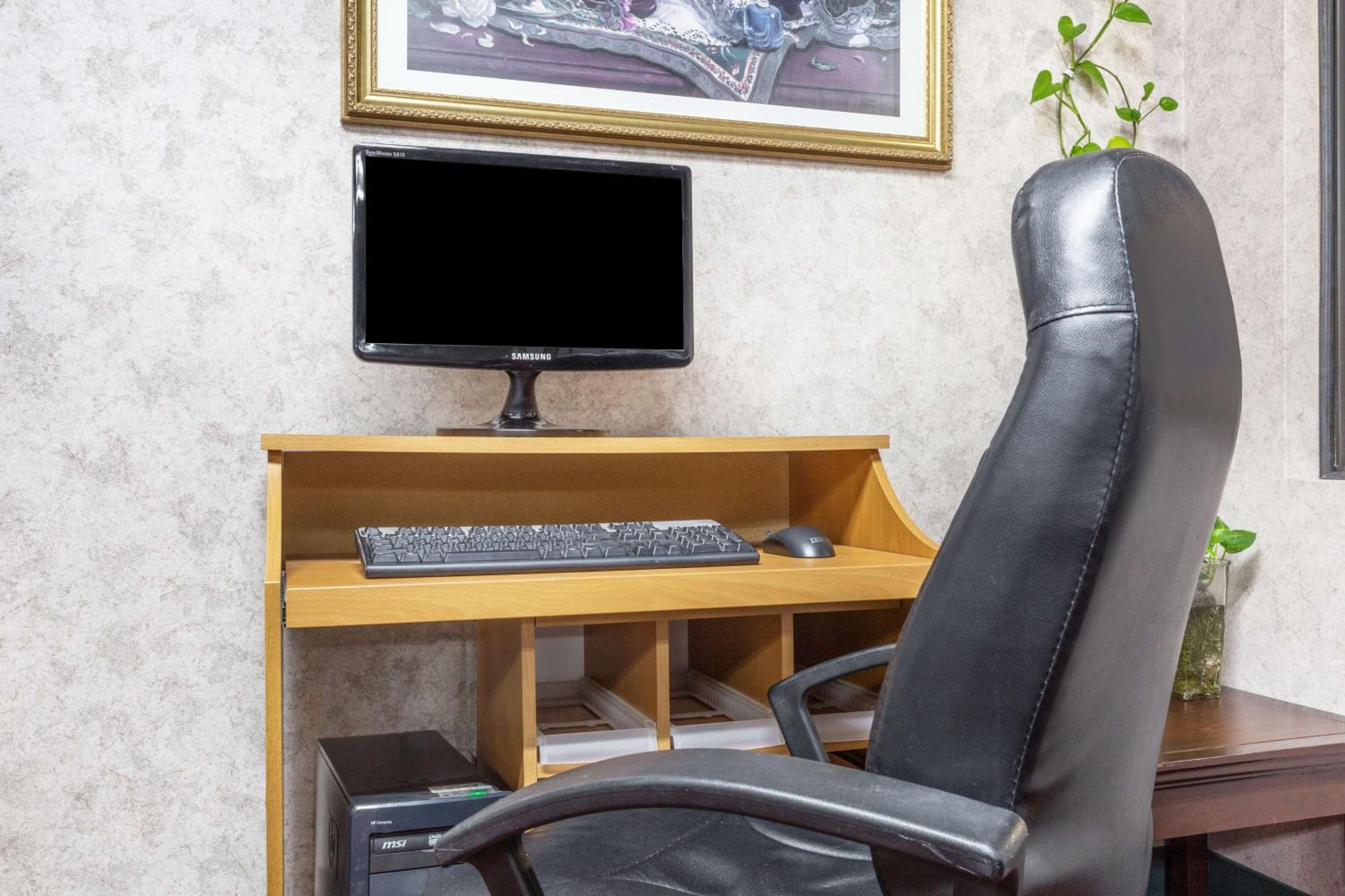King Room - Disability Access/Non-Smoking - Photo 8
