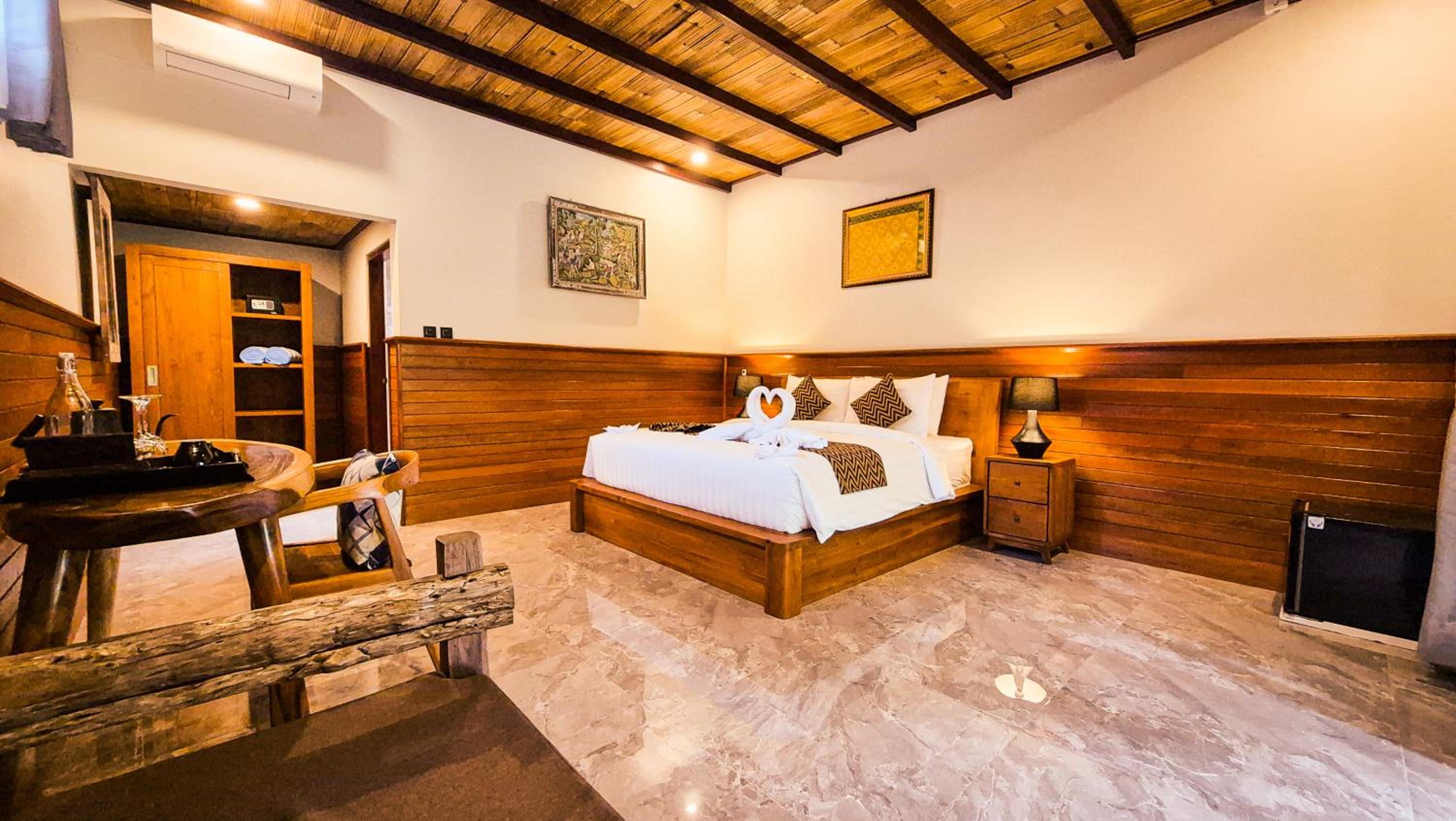 Marble Deluxe Villa with Garden View photo 2