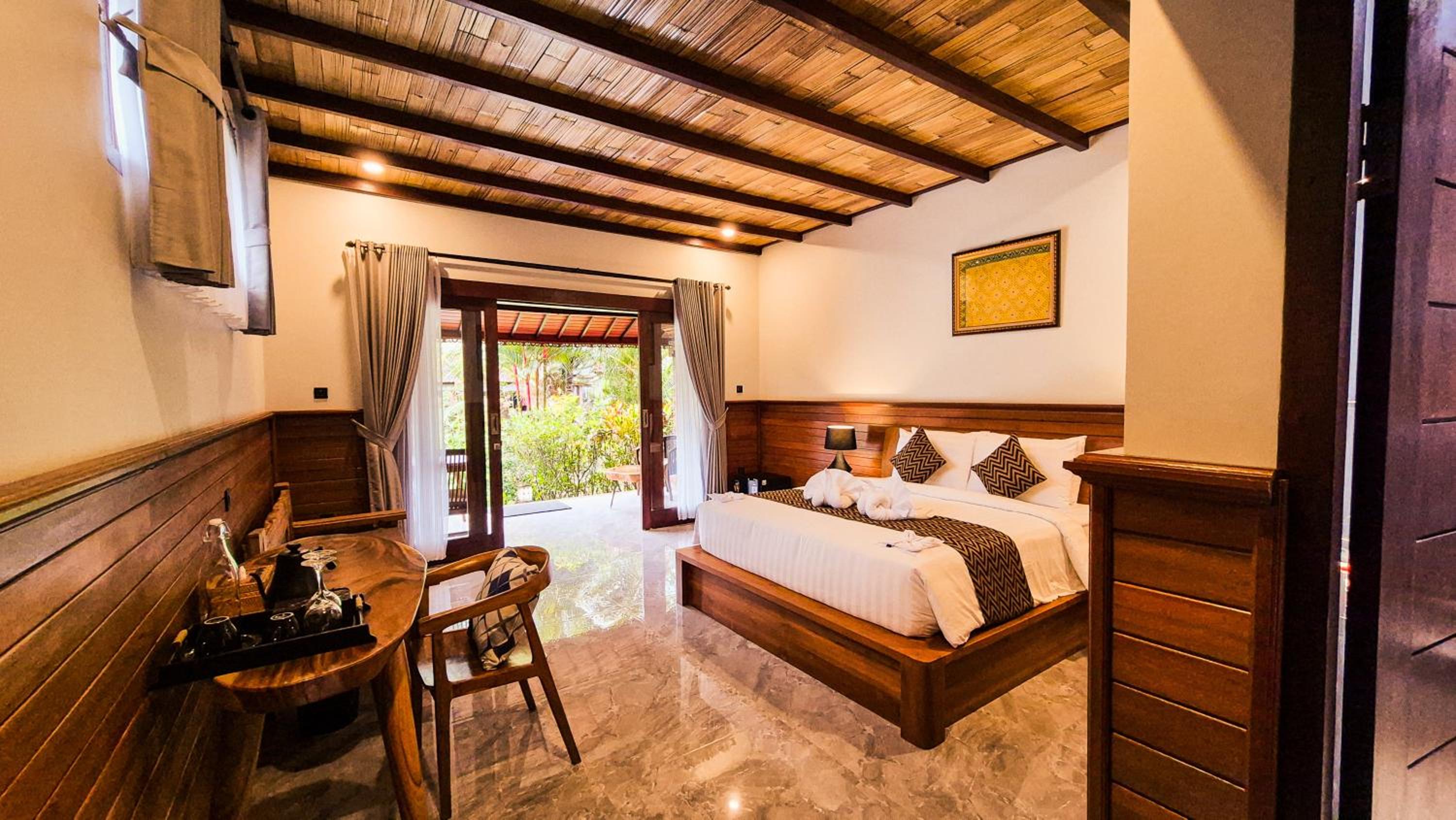 Marble Deluxe Villa with Garden View photo 3