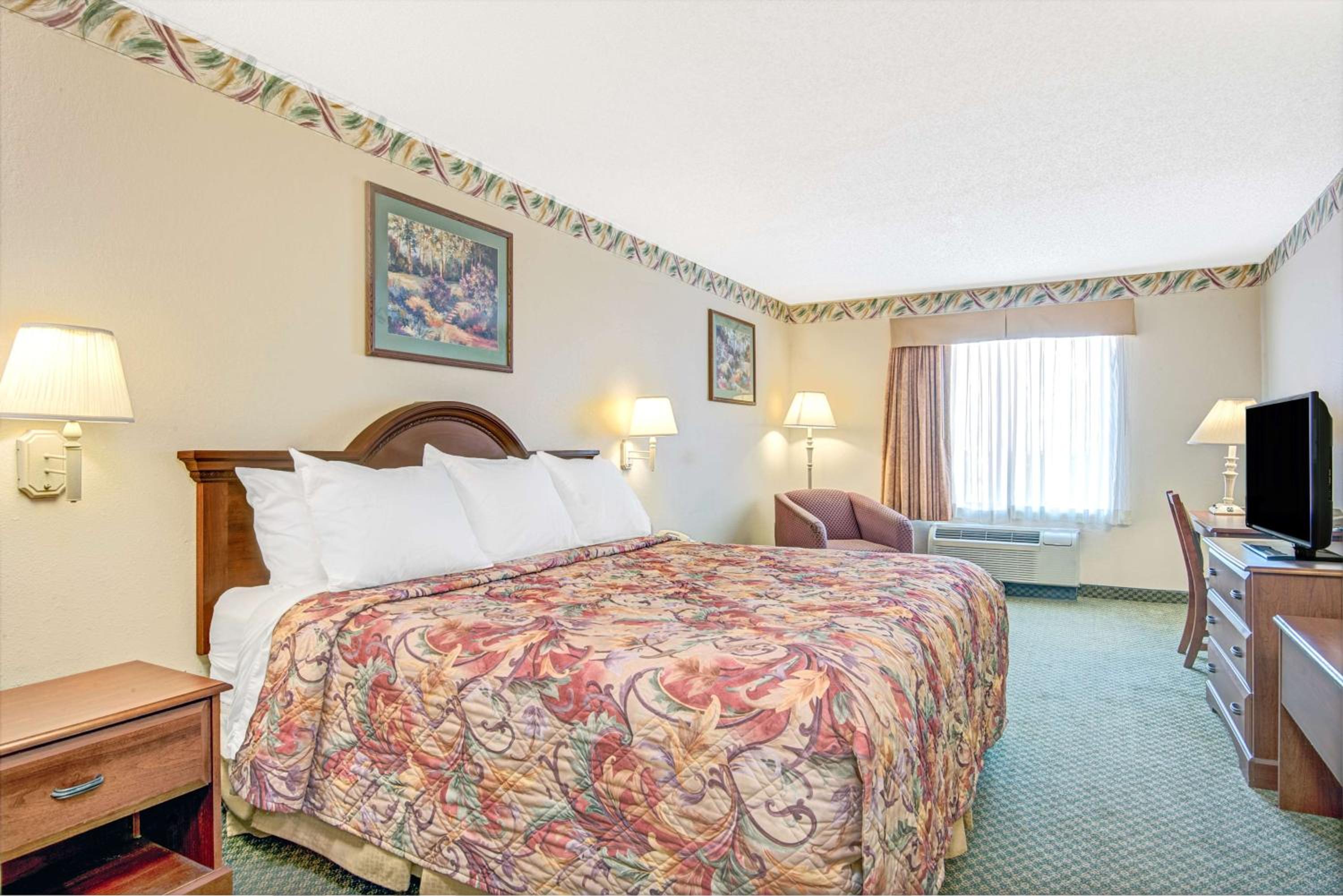 King Room - Disability Access/Non-Smoking photo 2