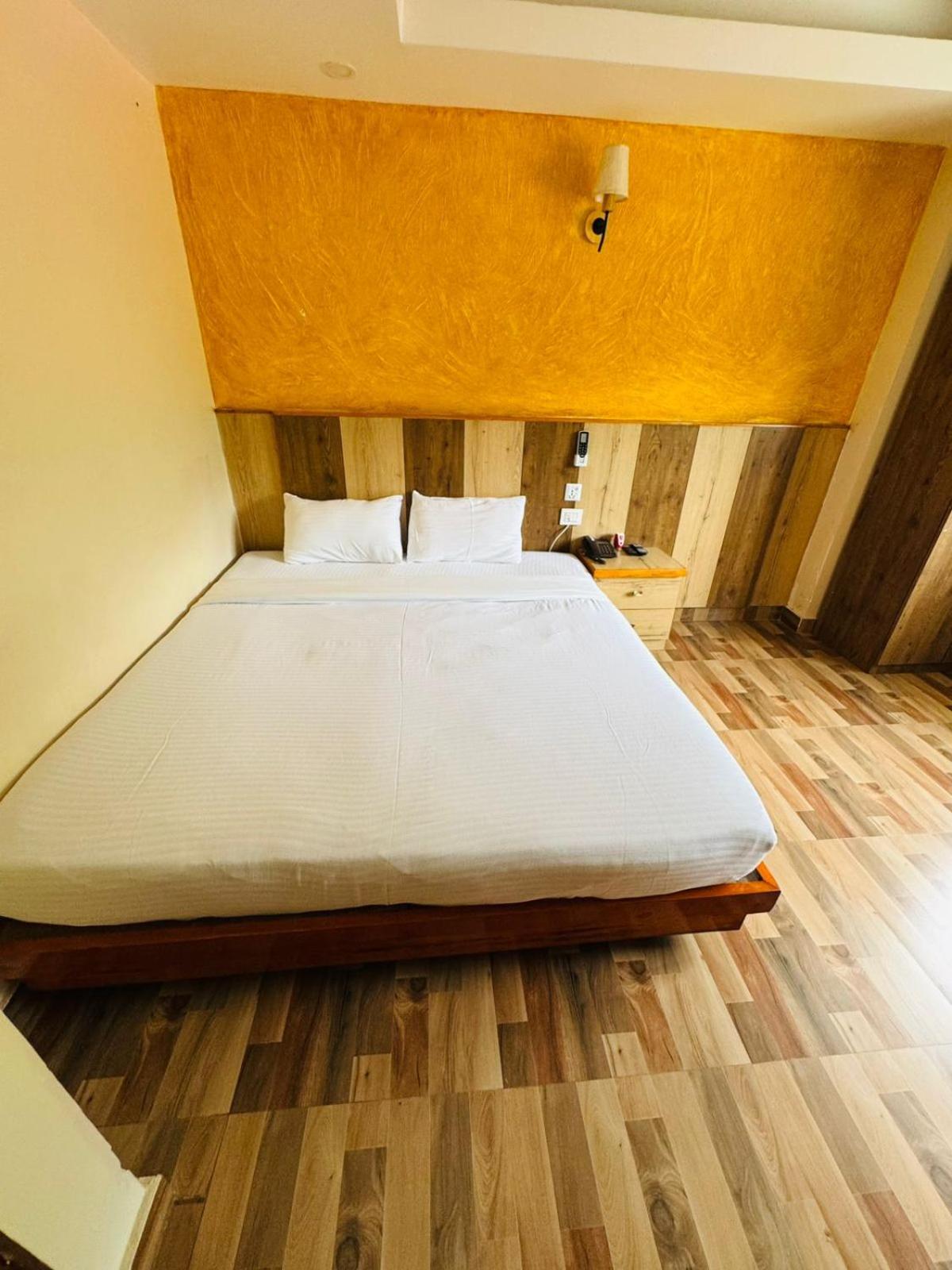 Standard King Room photo 1