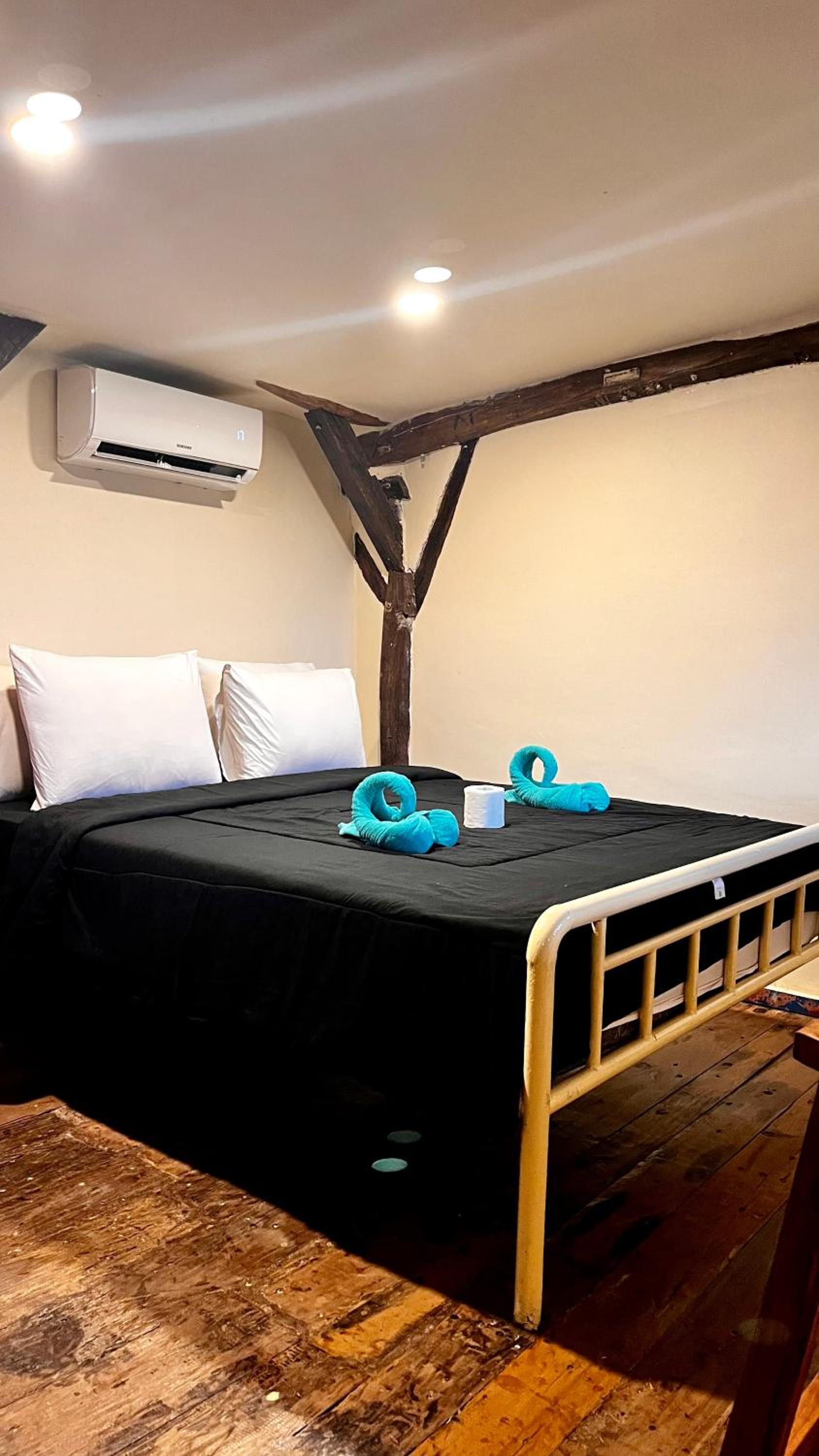 Deluxe Double Room with Side Sea View photo 3