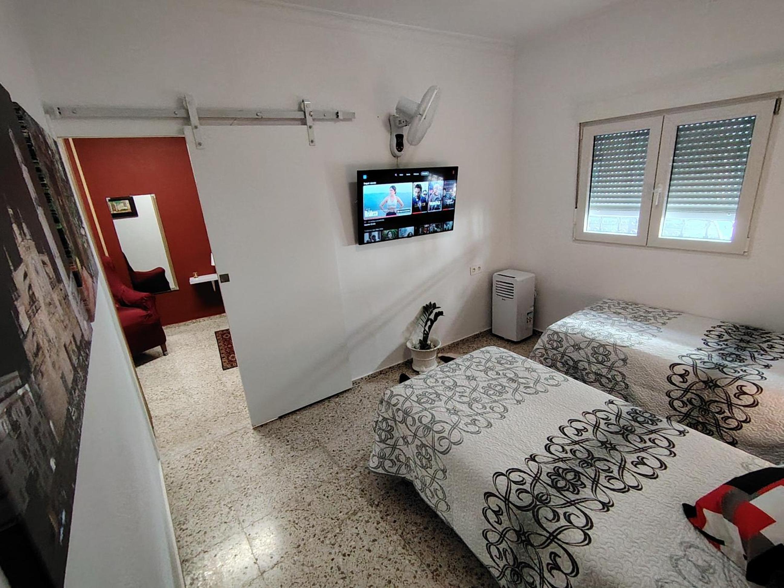 One-Bedroom Standard Apartment photo 3