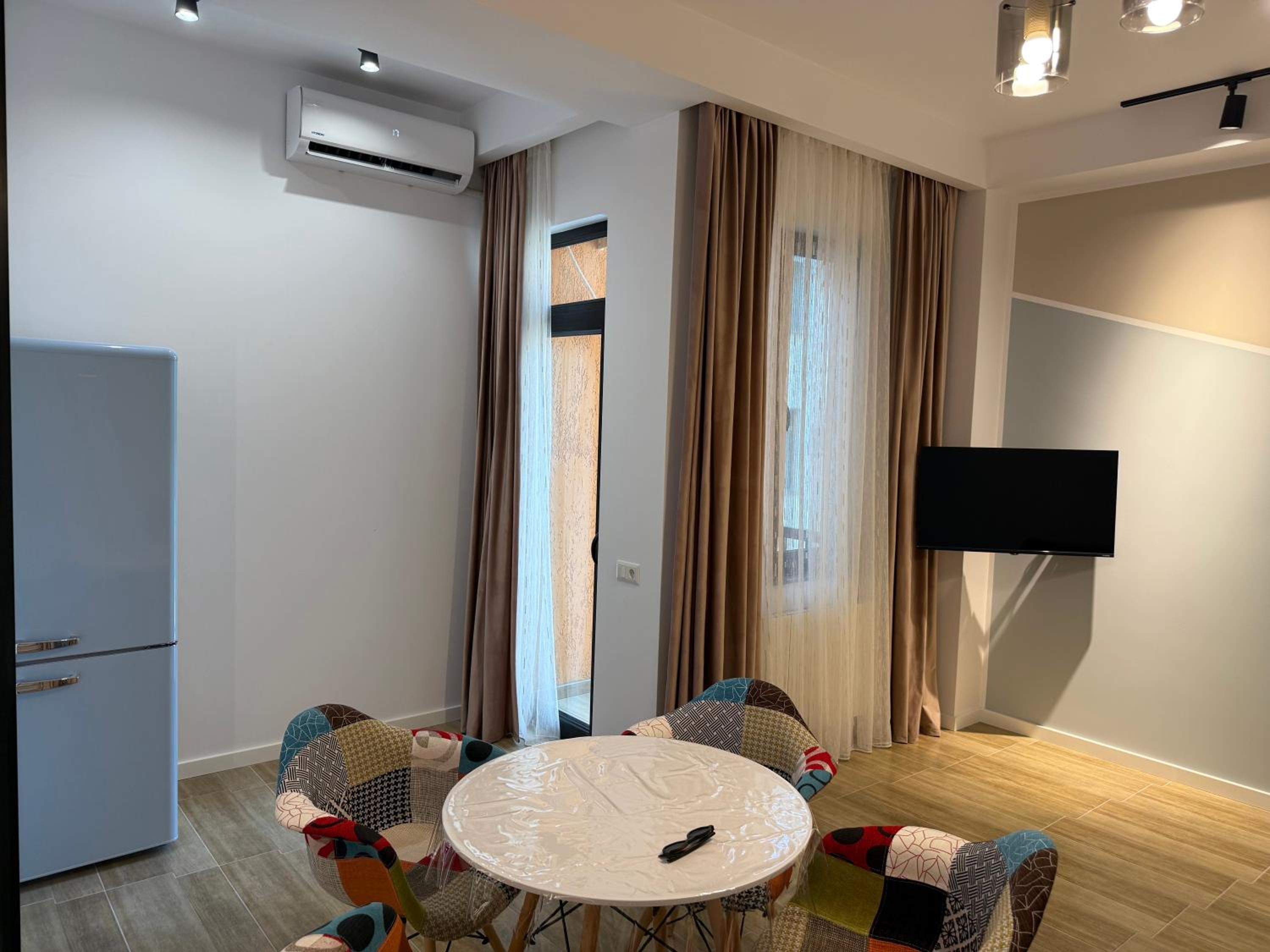 One-Bedroom Apartment with Balcony photo 2
