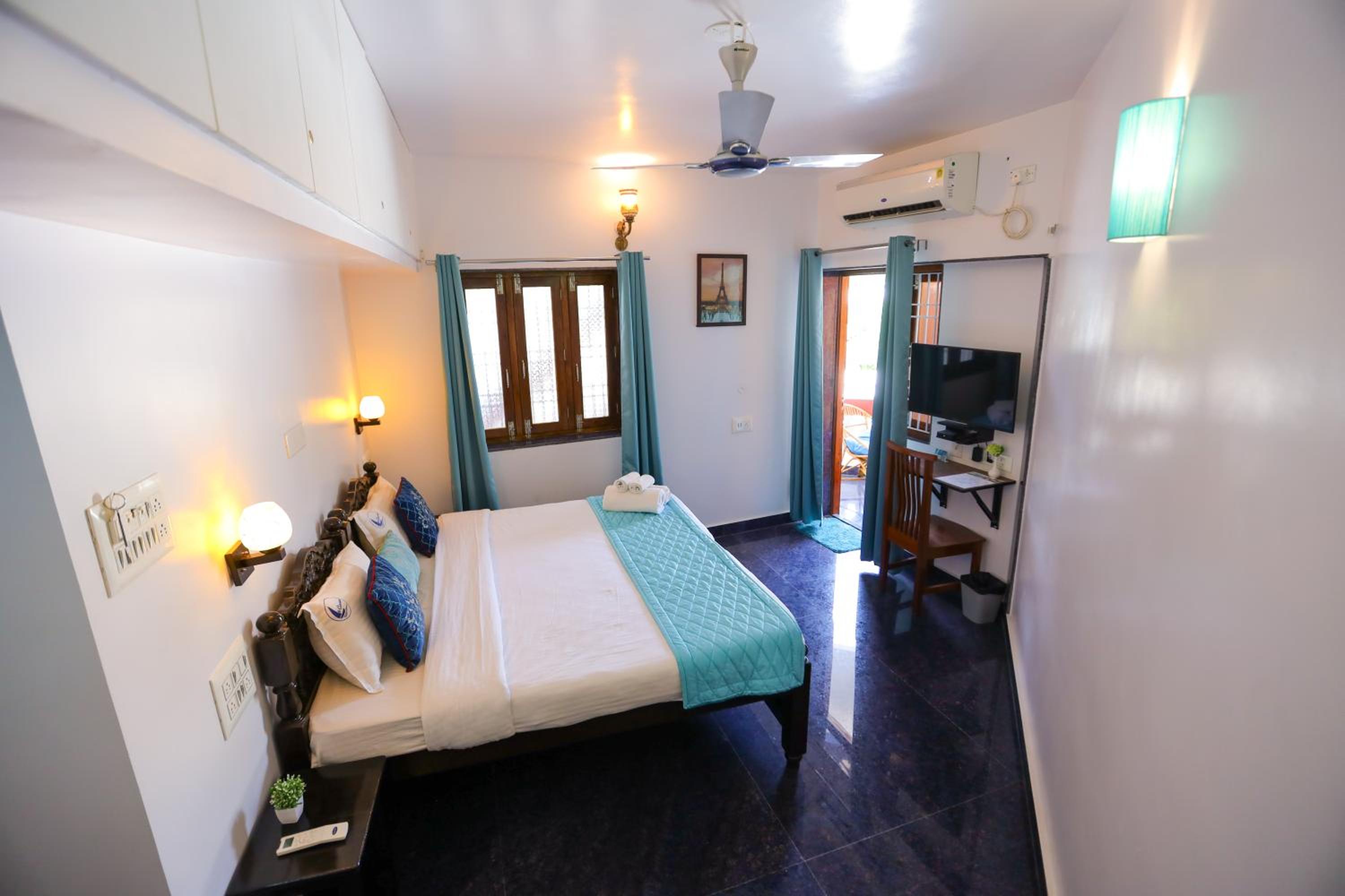 Deluxe Double Room with Balcony