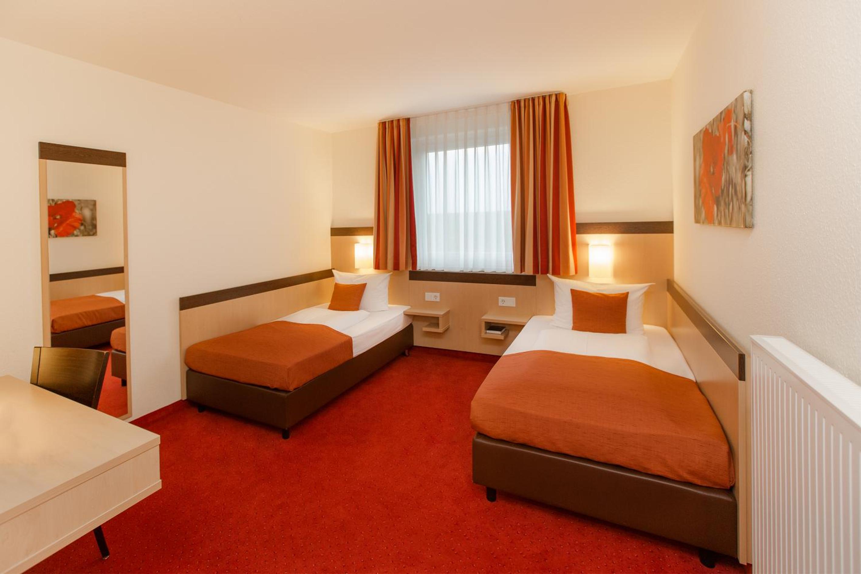 Twin Room - Photo 1