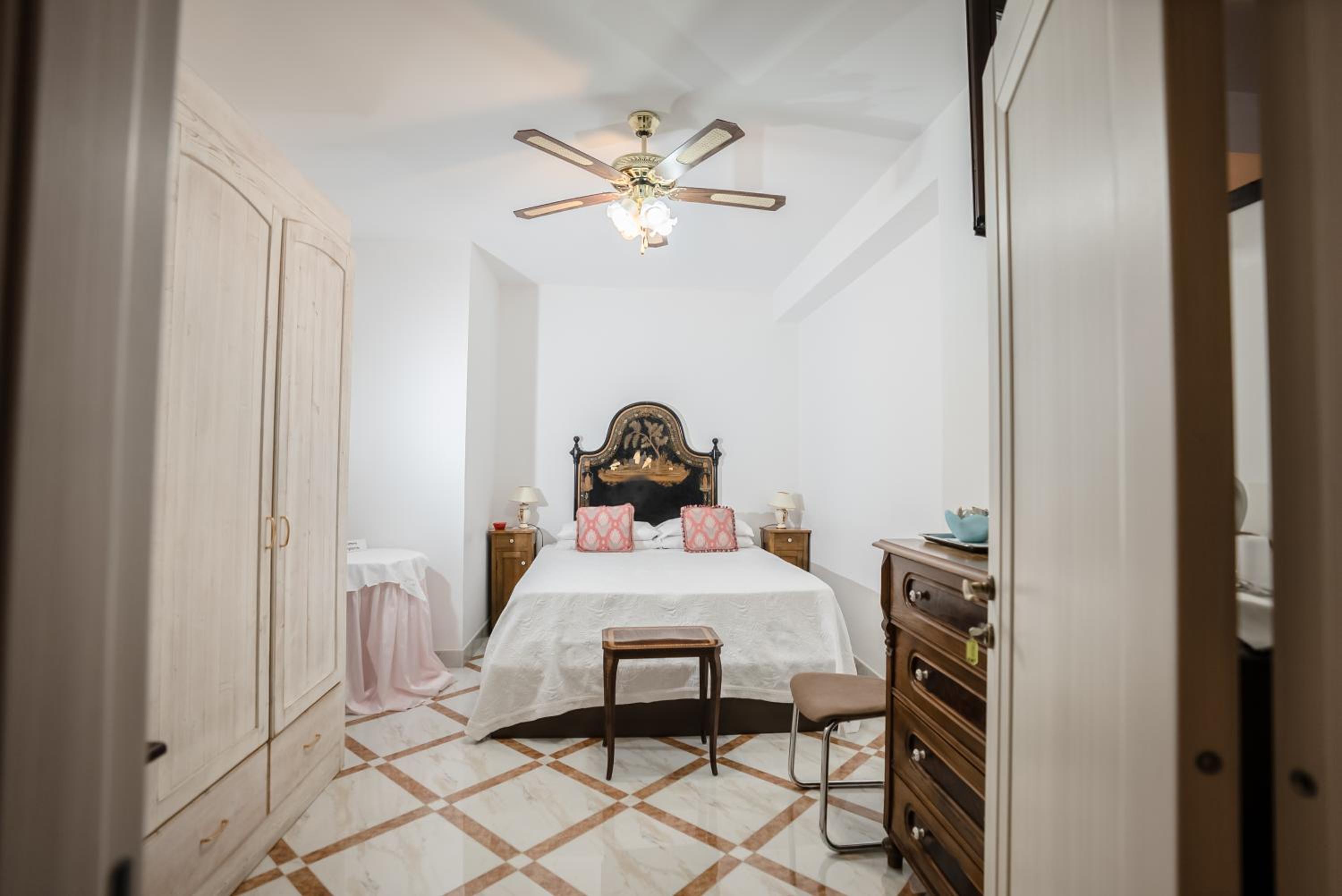 Double Room with Private External Bathroom