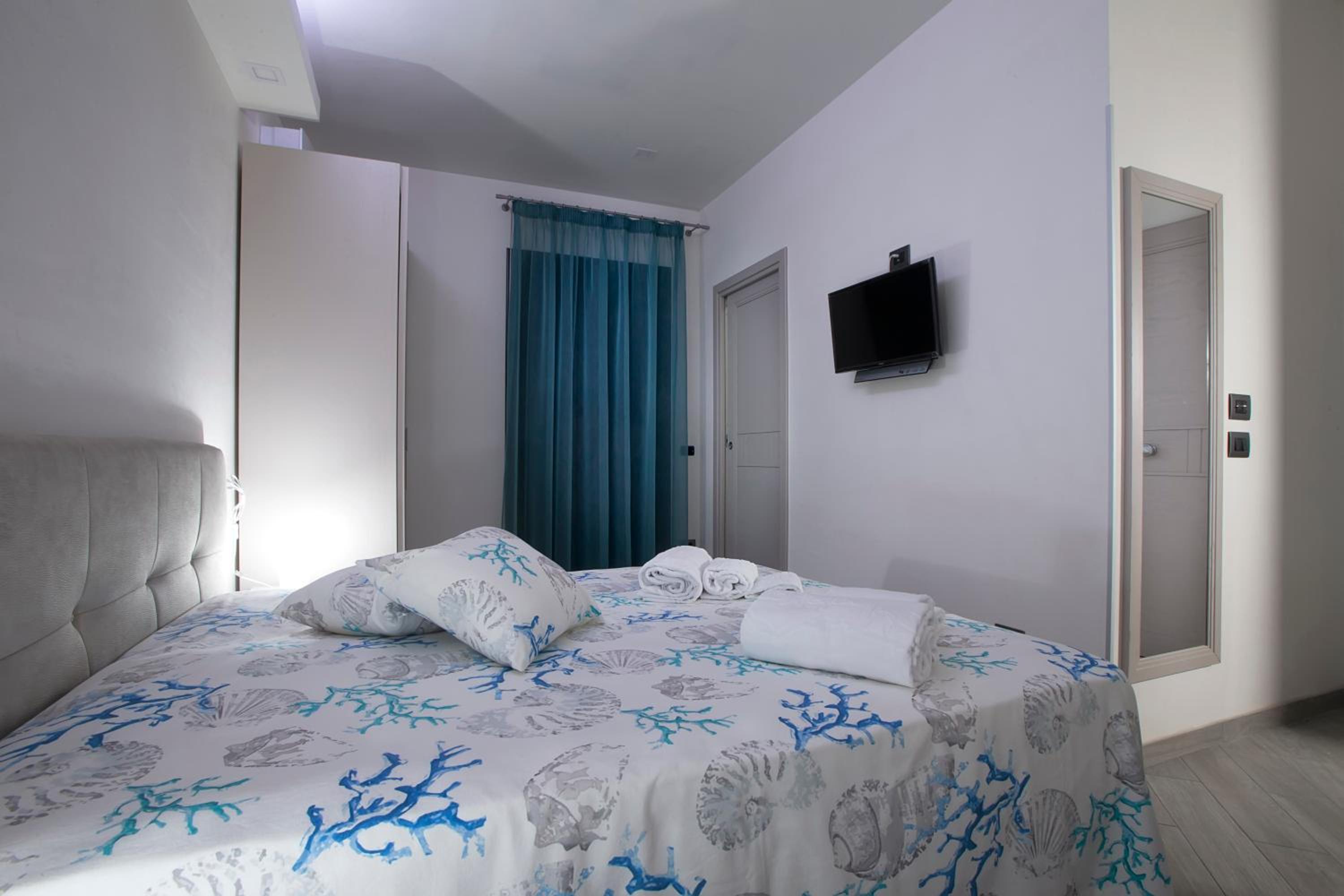 Double Room with Balcony or Terrace photo 2