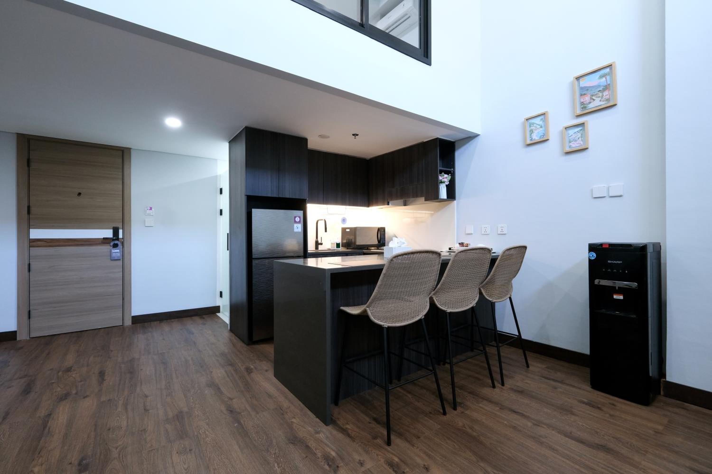 Three-Bedroom Apartment photo 3